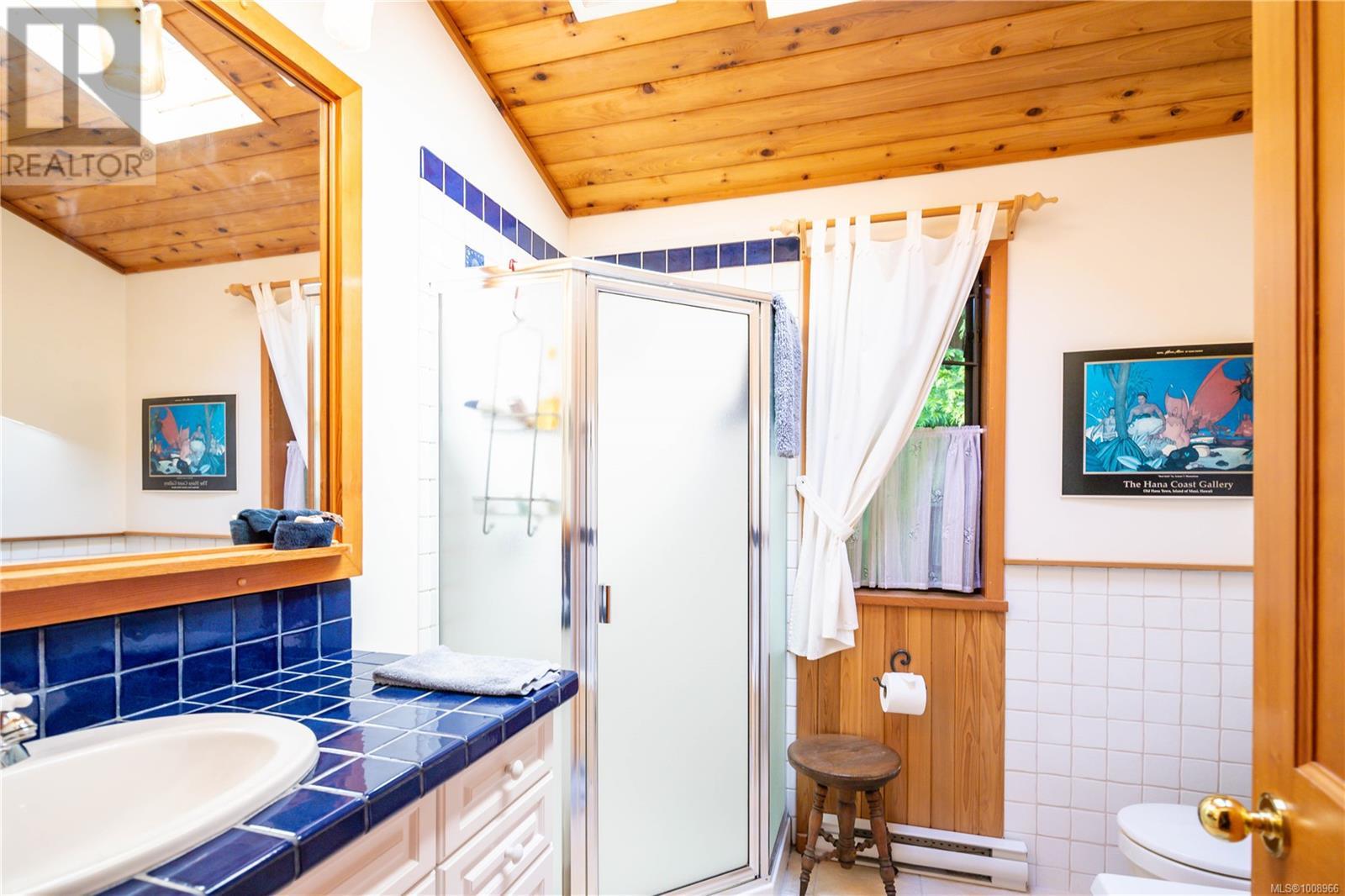 1180 Lynn Rd, Tofino