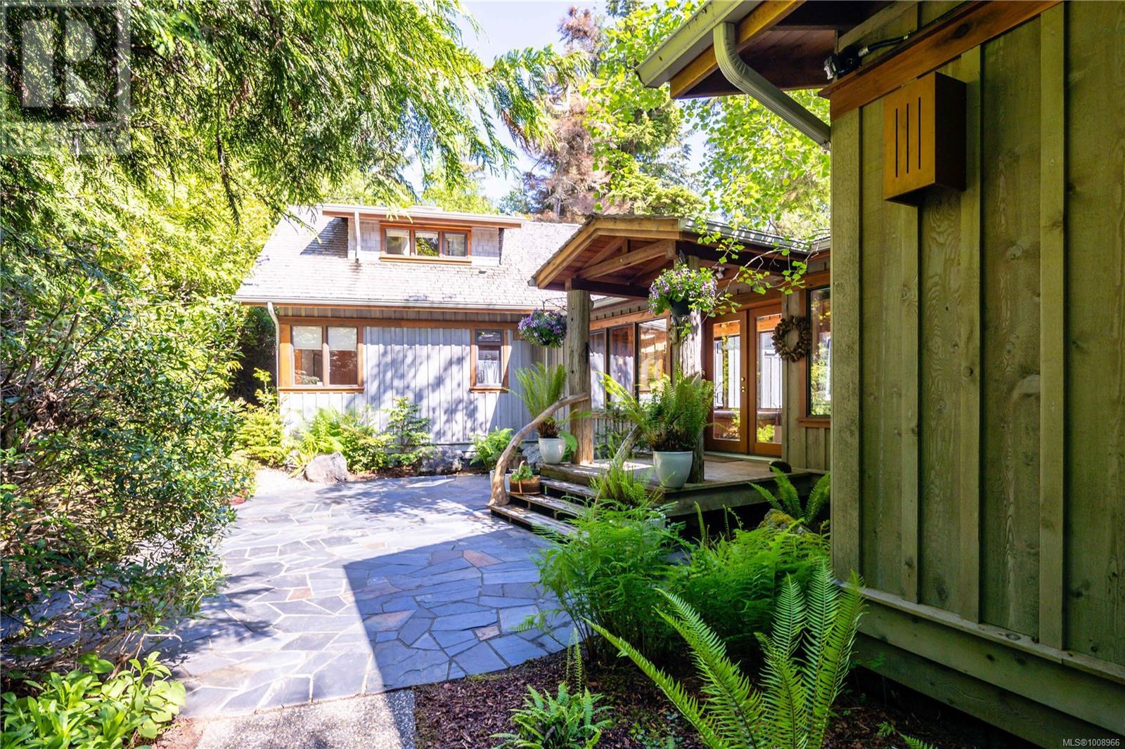 1180 Lynn Rd, Tofino