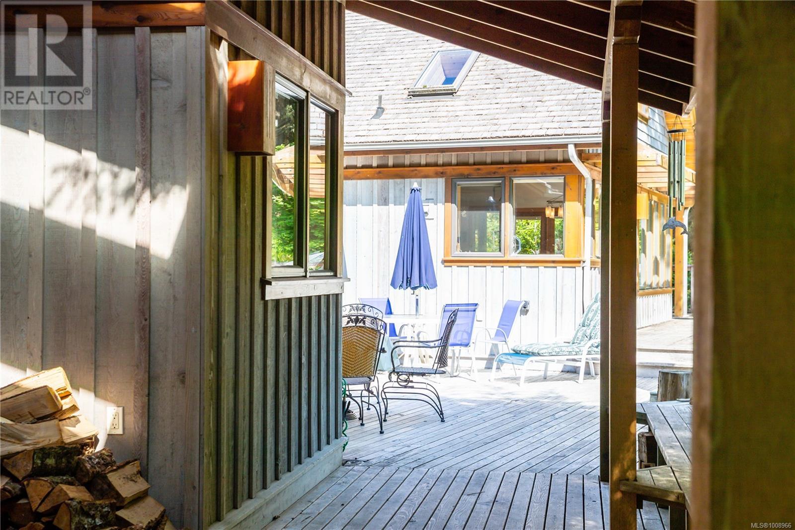 1180 Lynn Rd, Tofino