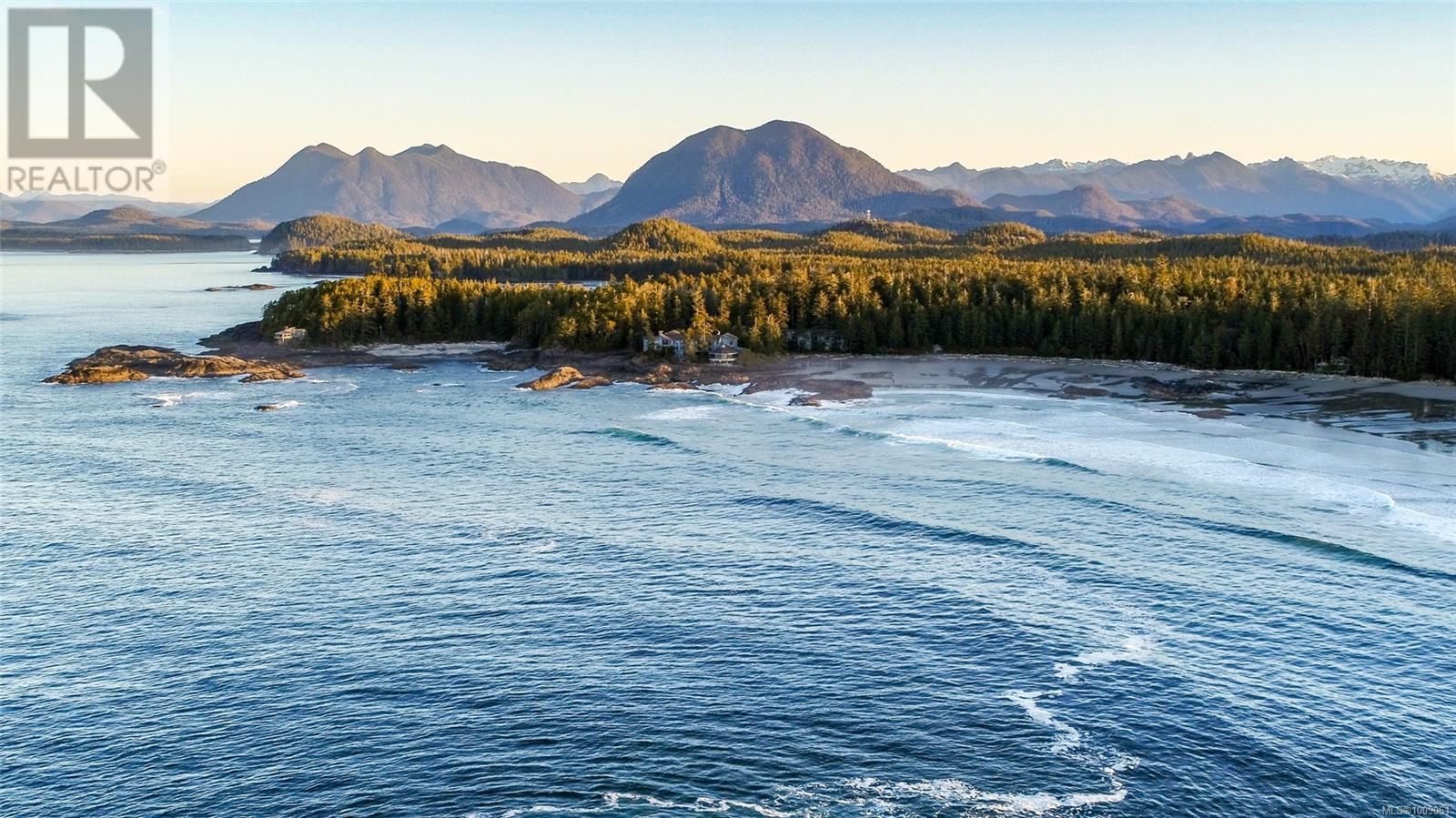 1208 Lynn Rd, Tofino