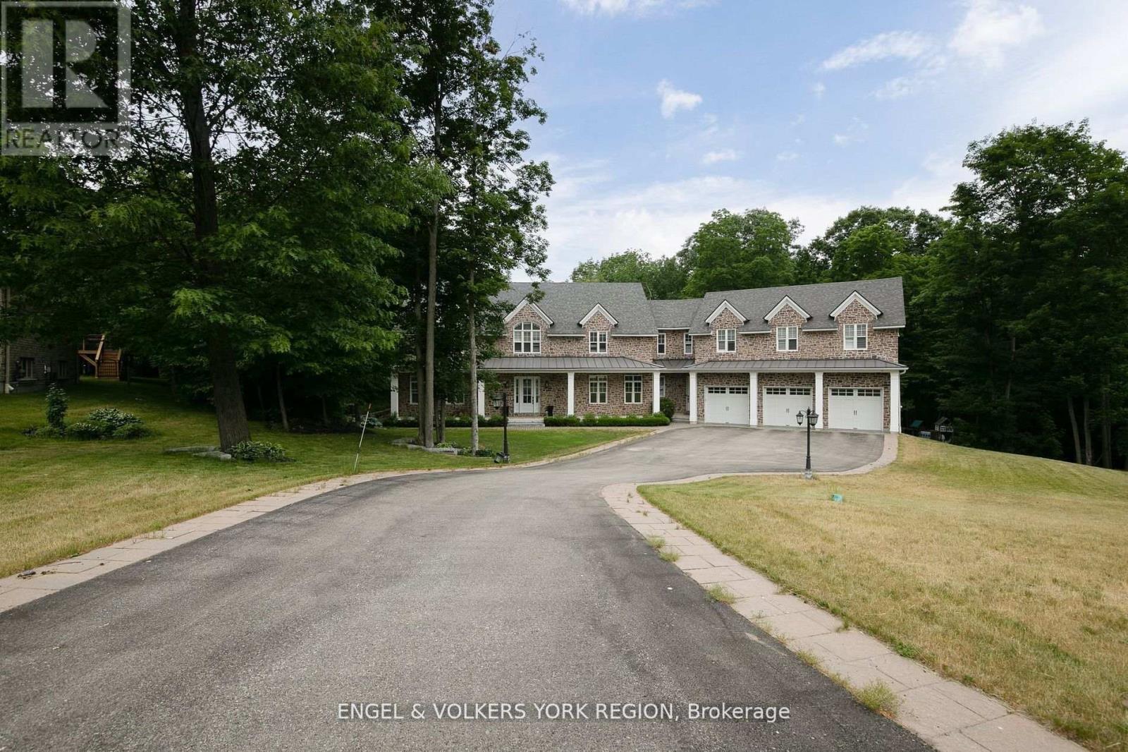 Photo 1 of 16 Heron Boulevard, Springwater ON