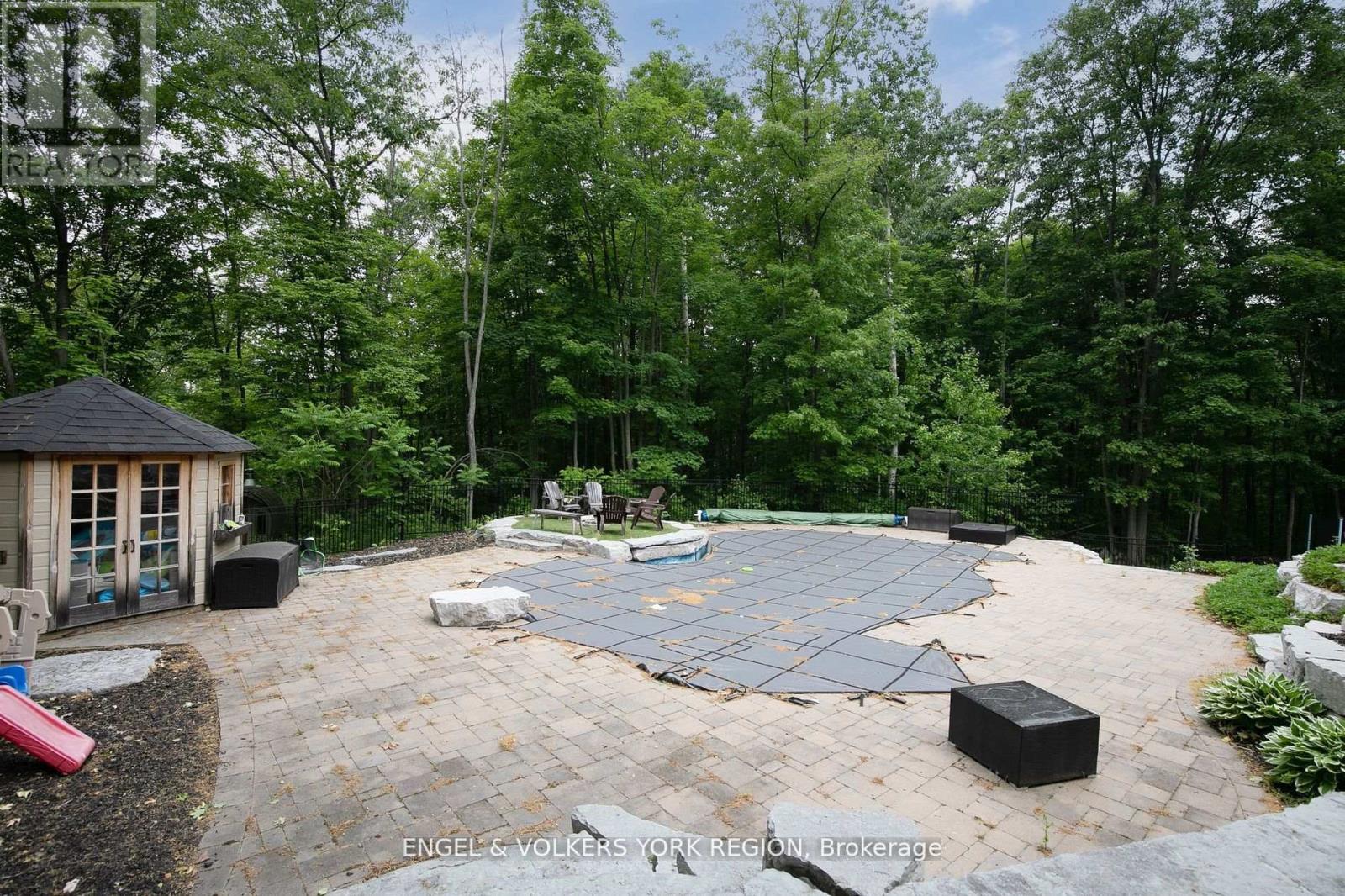 Photo 45 of 16 Heron Boulevard, Springwater ON