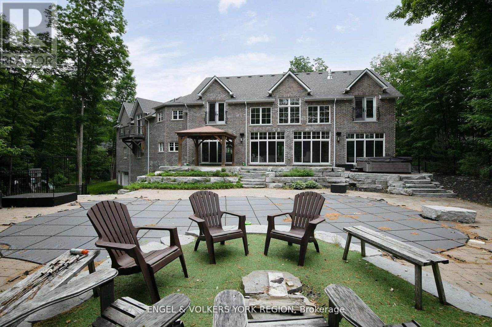 Photo 48 of 16 Heron Boulevard, Springwater ON