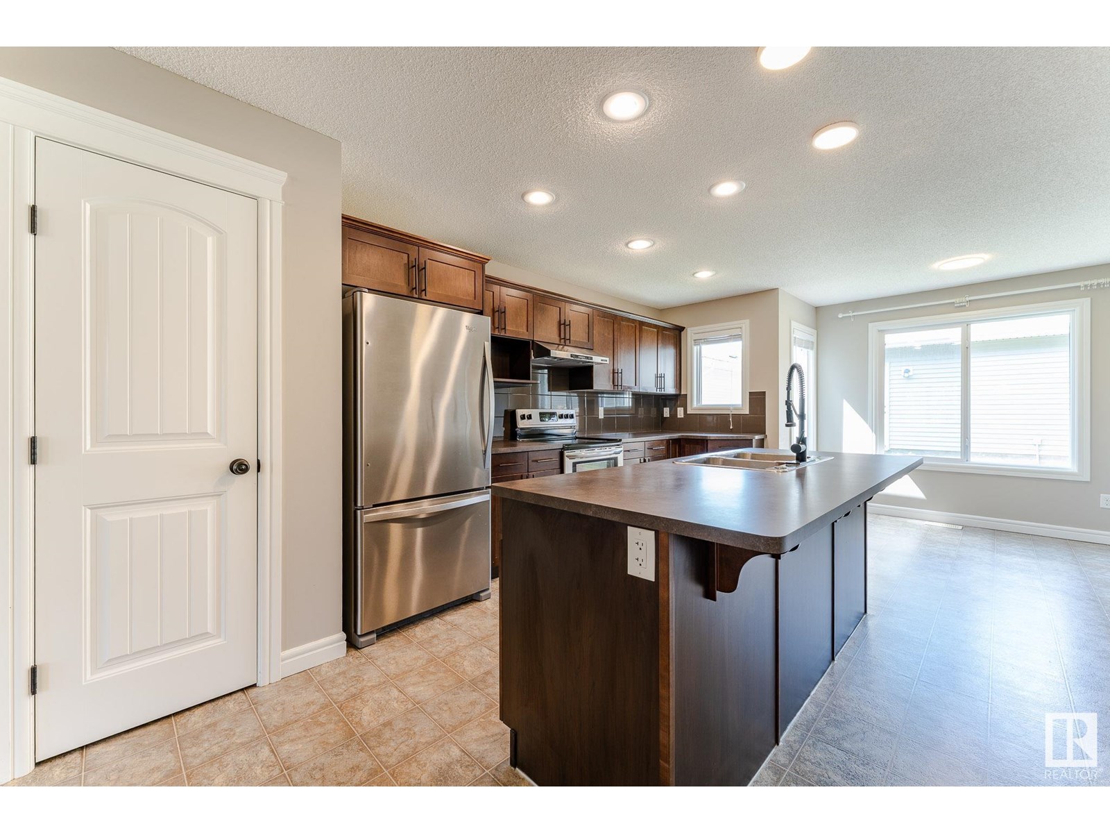 Photo 4 of 2448 Glenridding Bv Sw, Edmonton AB