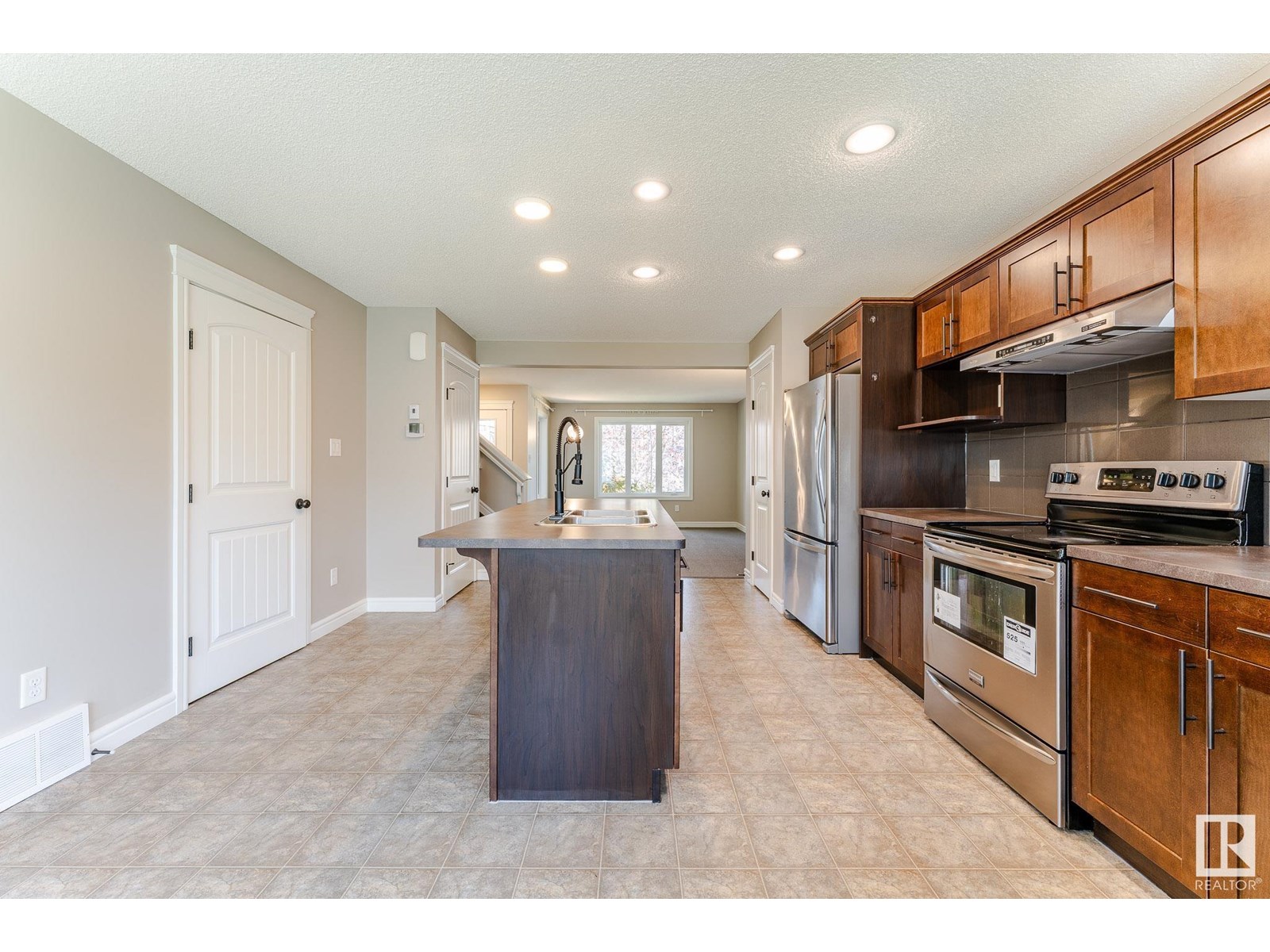 Photo 15 of 2448 Glenridding Bv Sw, Edmonton AB