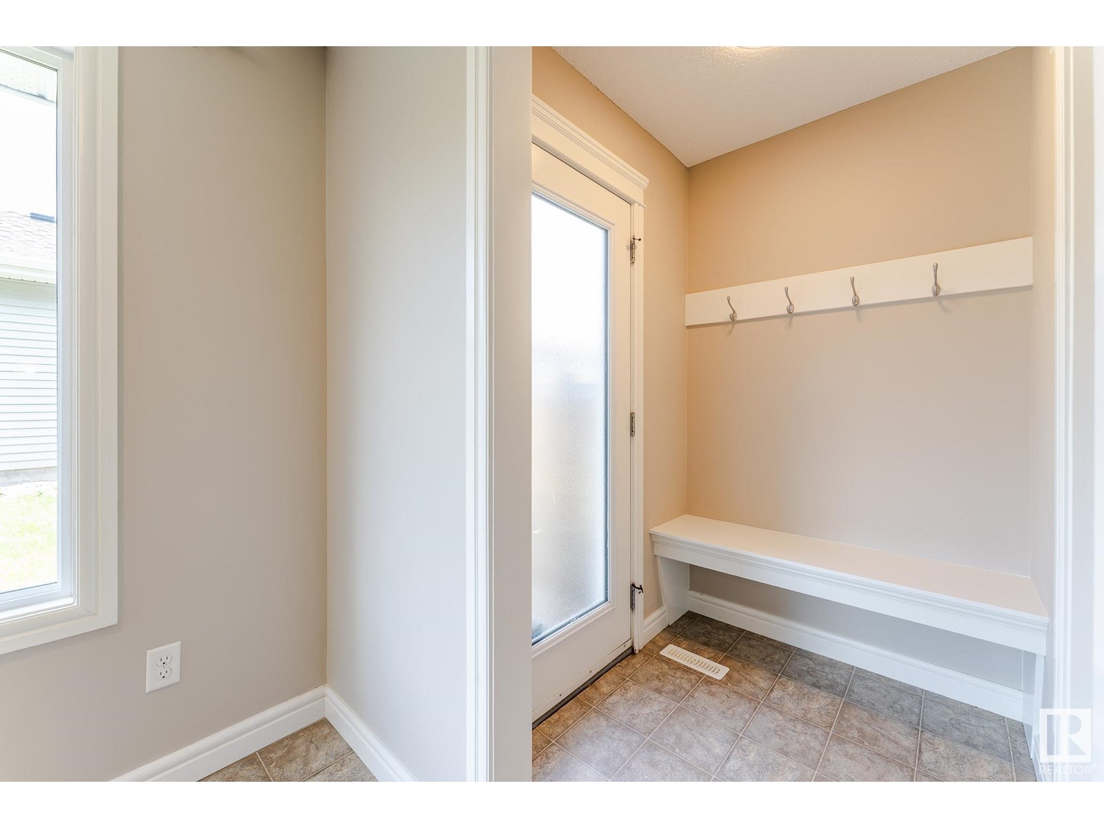 Photo 23 of 2448 Glenridding Bv Sw, Edmonton AB