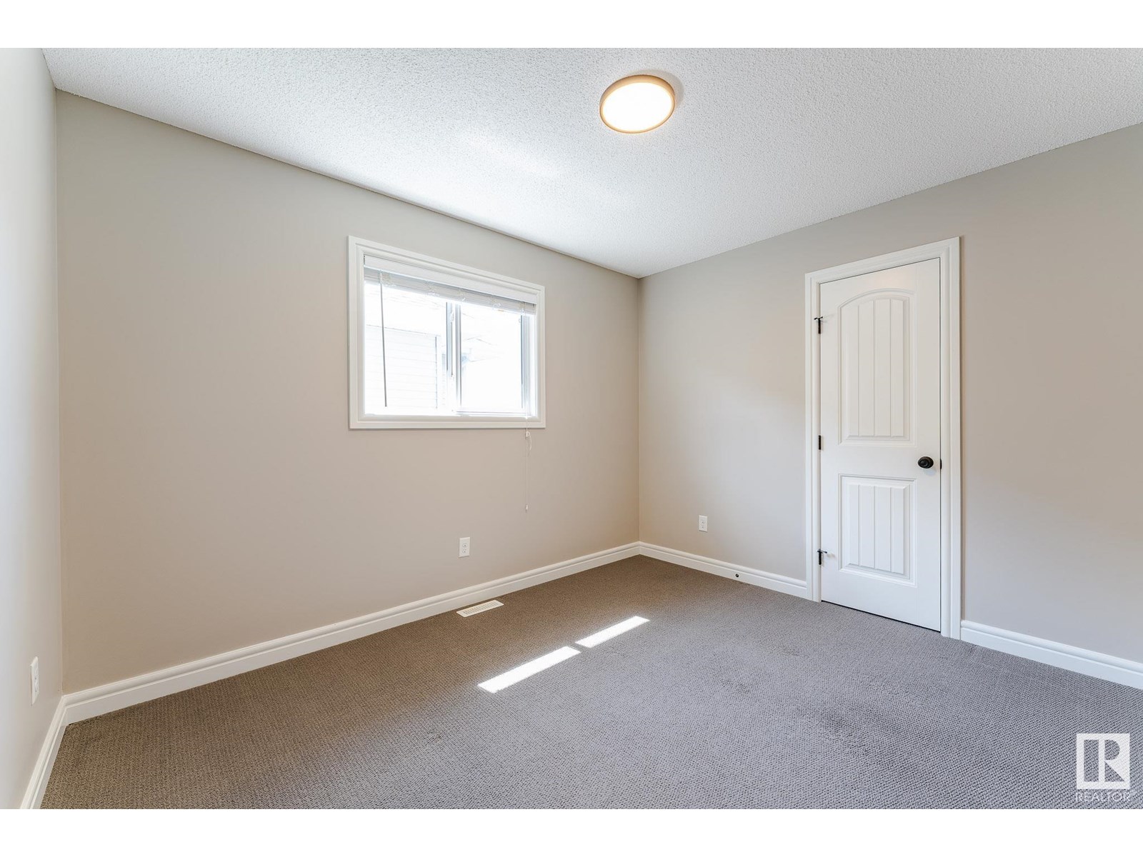 Photo 34 of 2448 Glenridding Bv Sw, Edmonton AB