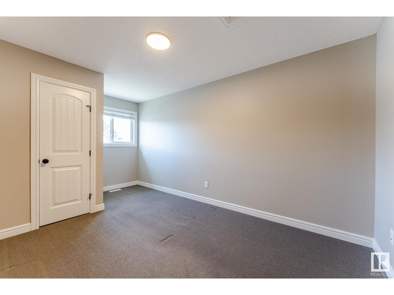 Photo 8 of 2448 Glenridding Bv Sw, Edmonton AB