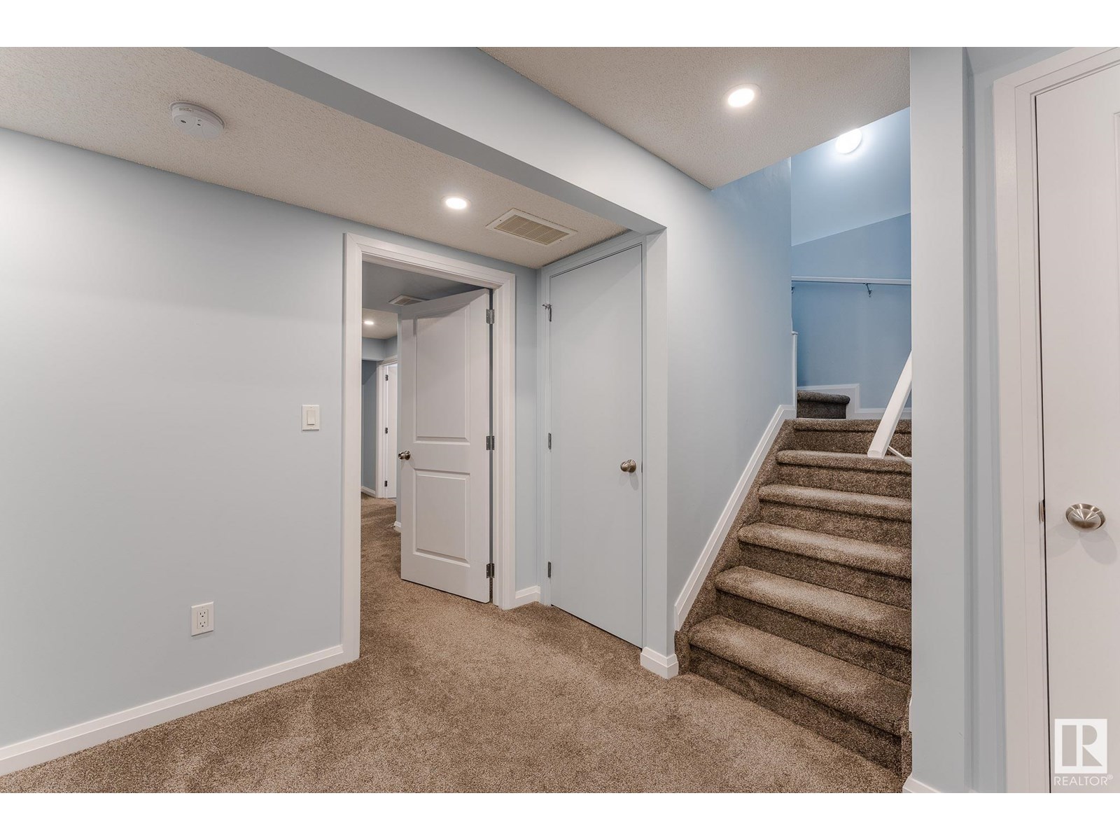 Photo 18 of 2448 Glenridding Bv Sw, Edmonton AB