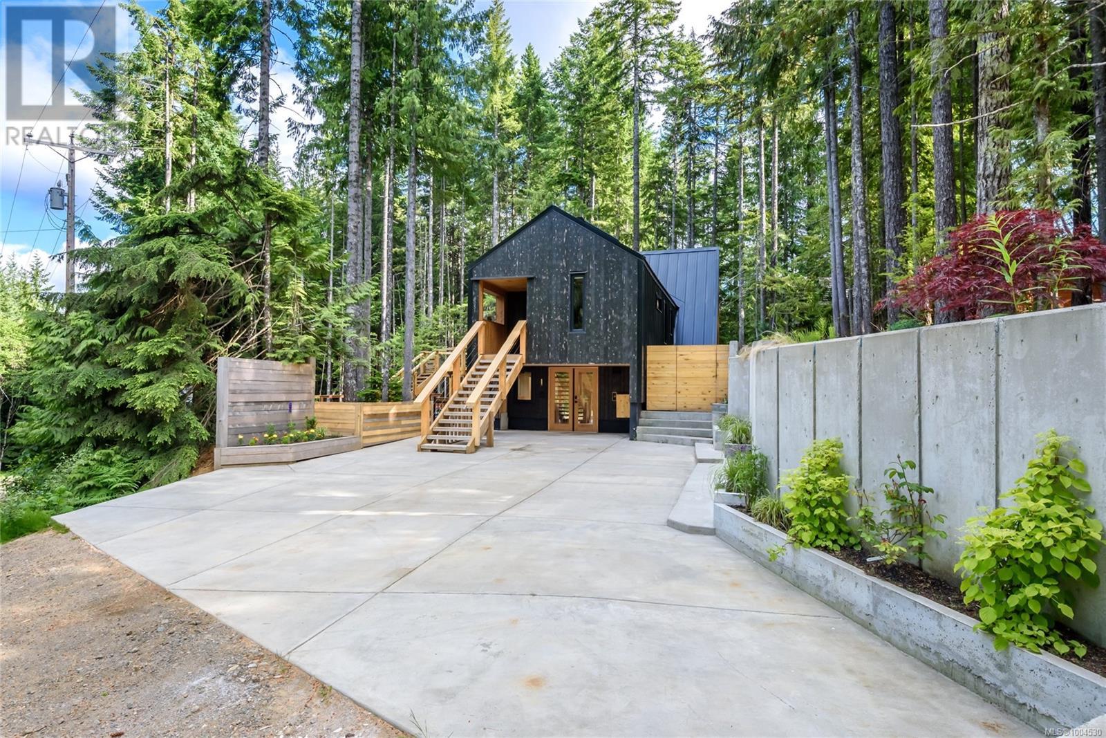 8051 Forbidden Plateau Rd, Courtenay