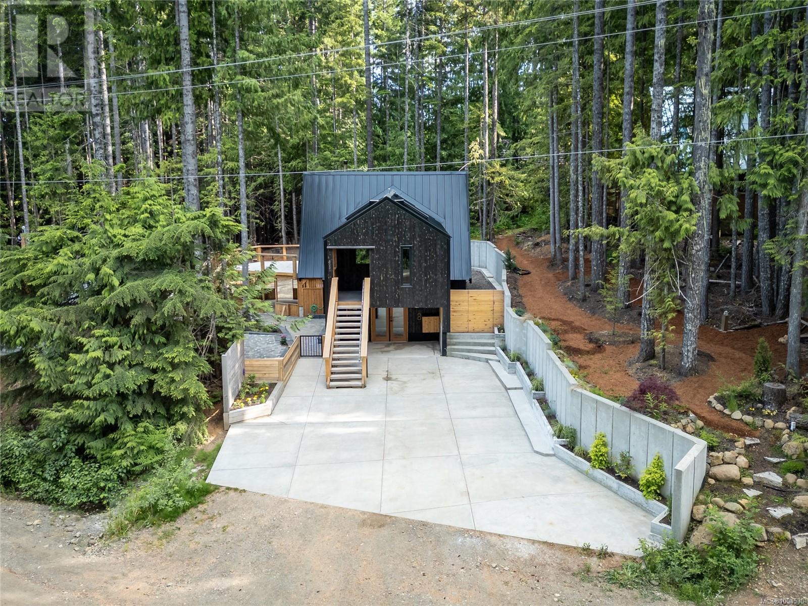 8051 Forbidden Plateau Rd, Courtenay