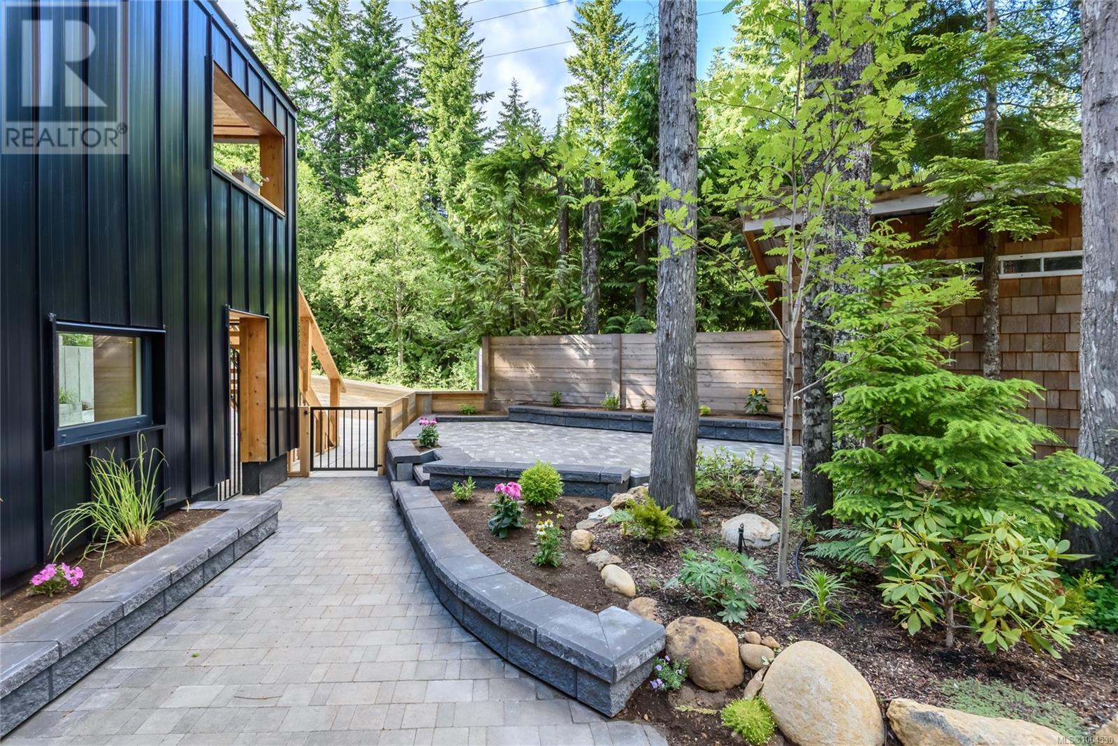 8051 Forbidden Plateau Rd, Courtenay