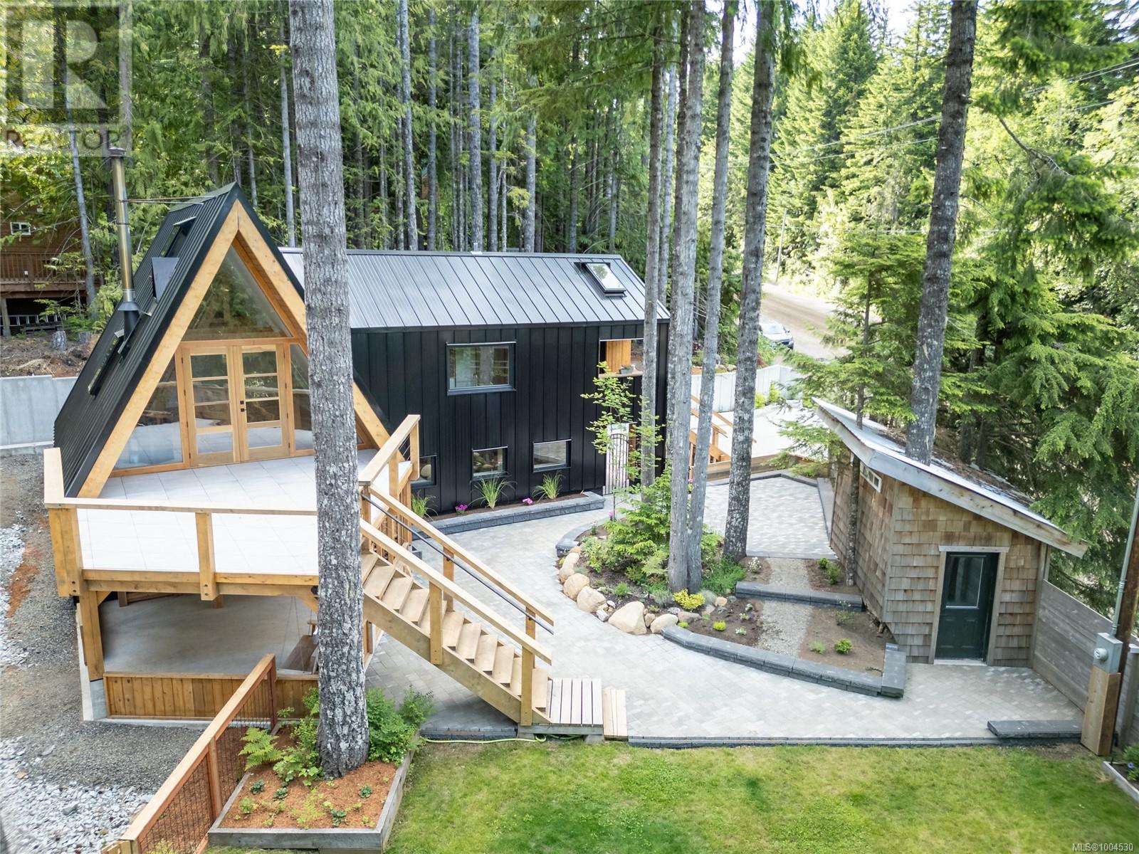 8051 Forbidden Plateau Rd, Courtenay