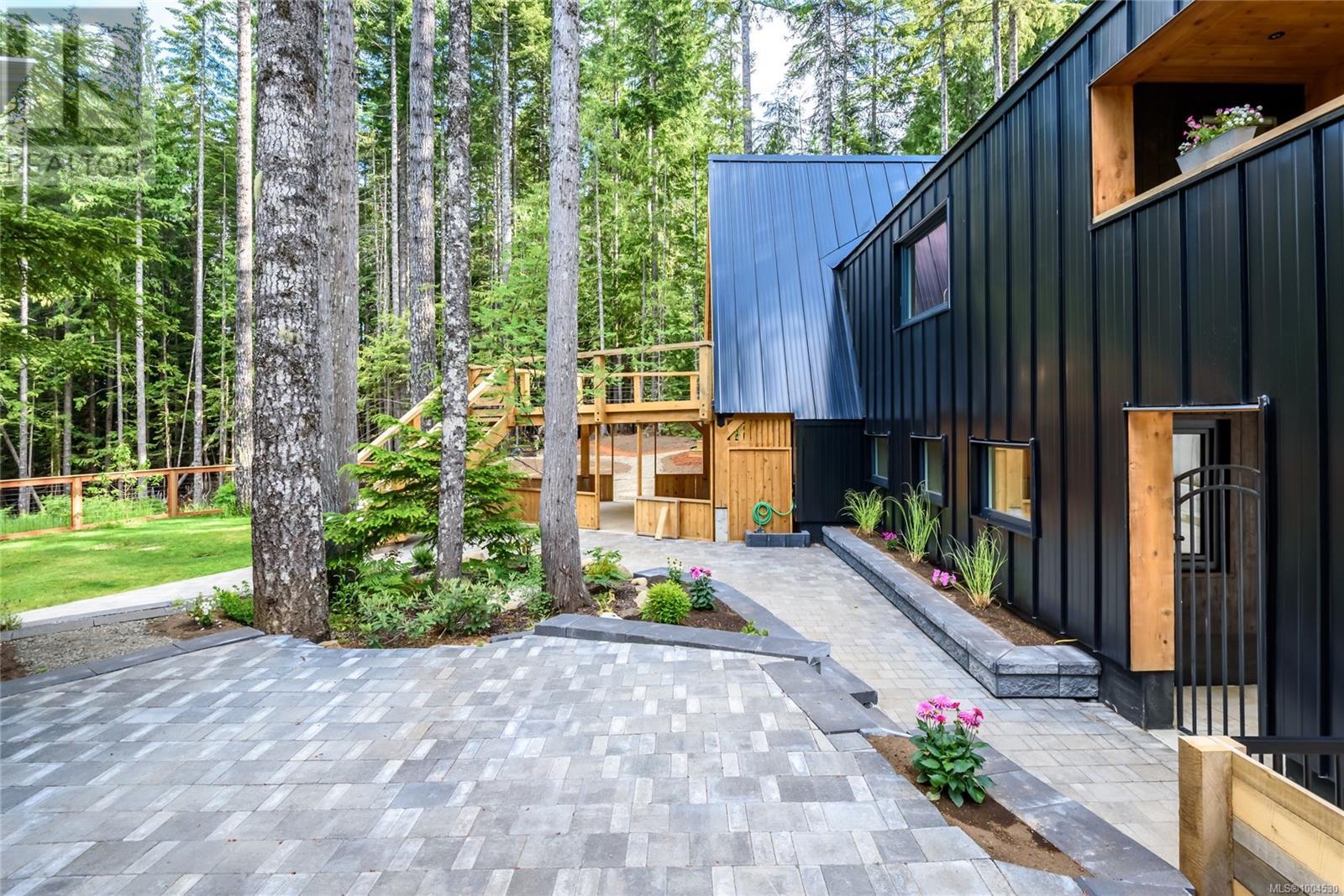 8051 Forbidden Plateau Rd, Courtenay
