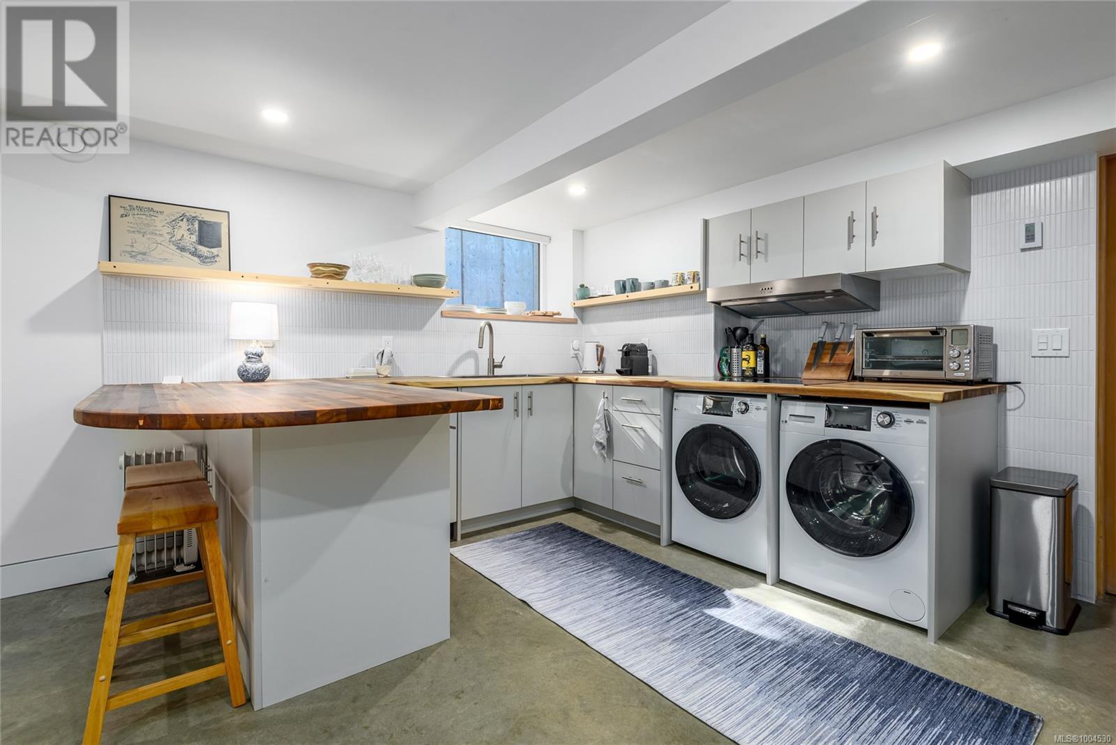8051 Forbidden Plateau Rd, Courtenay