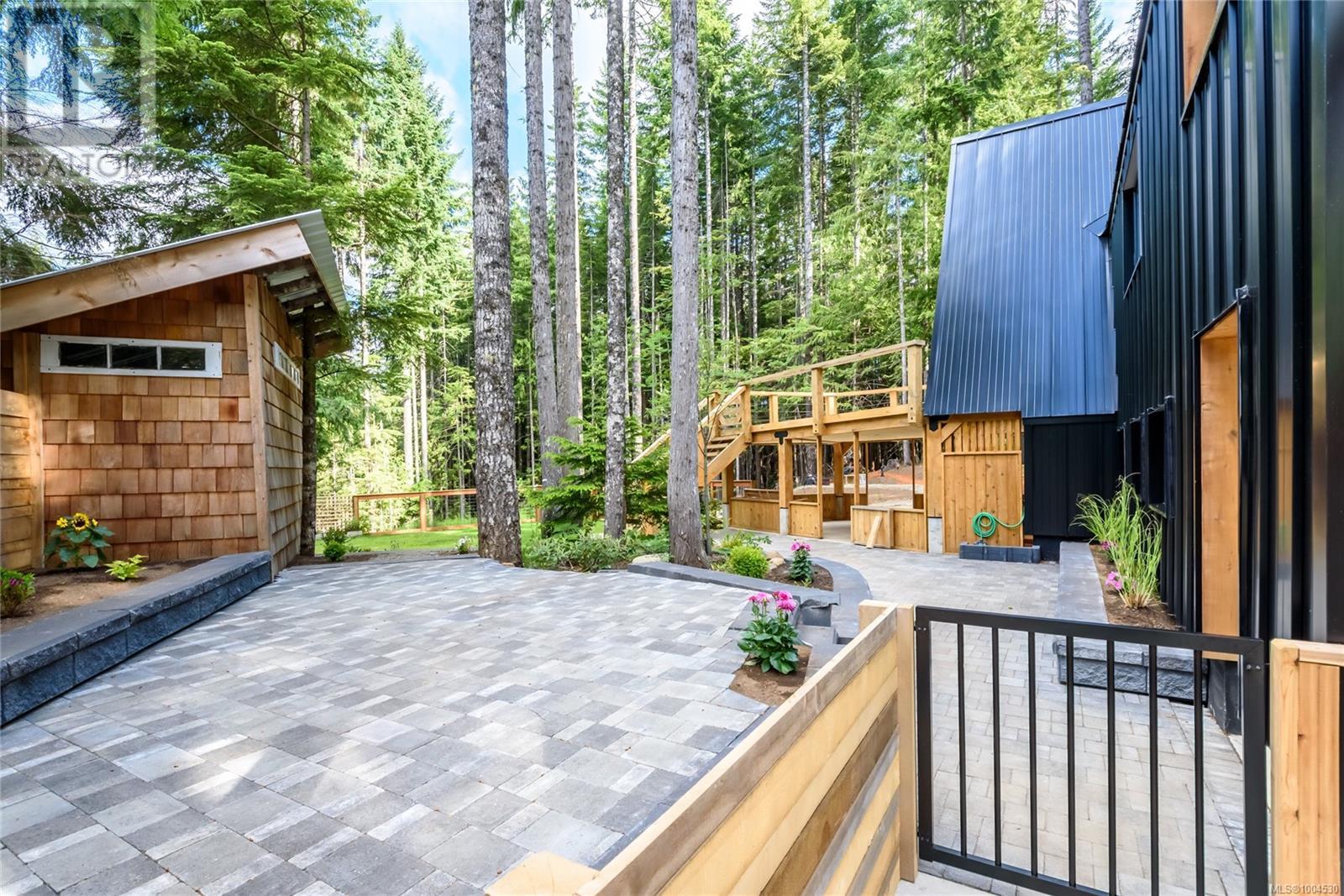 8051 Forbidden Plateau Rd, Courtenay