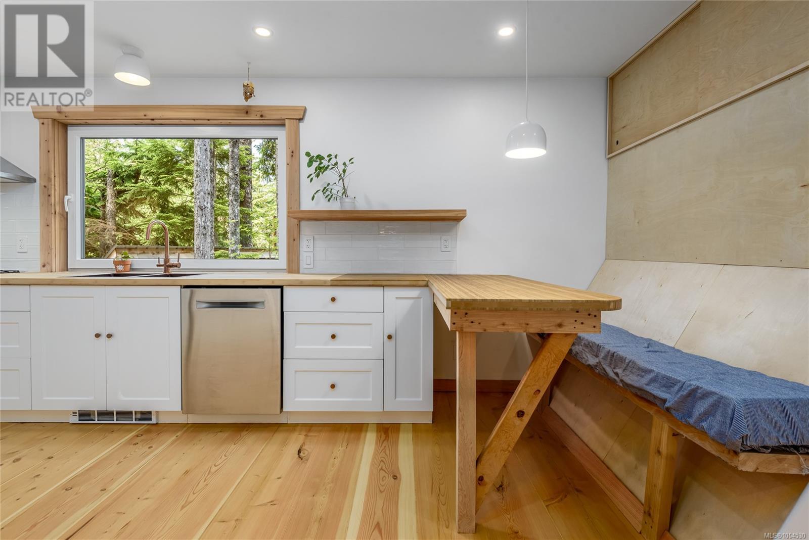 8051 Forbidden Plateau Rd, Courtenay