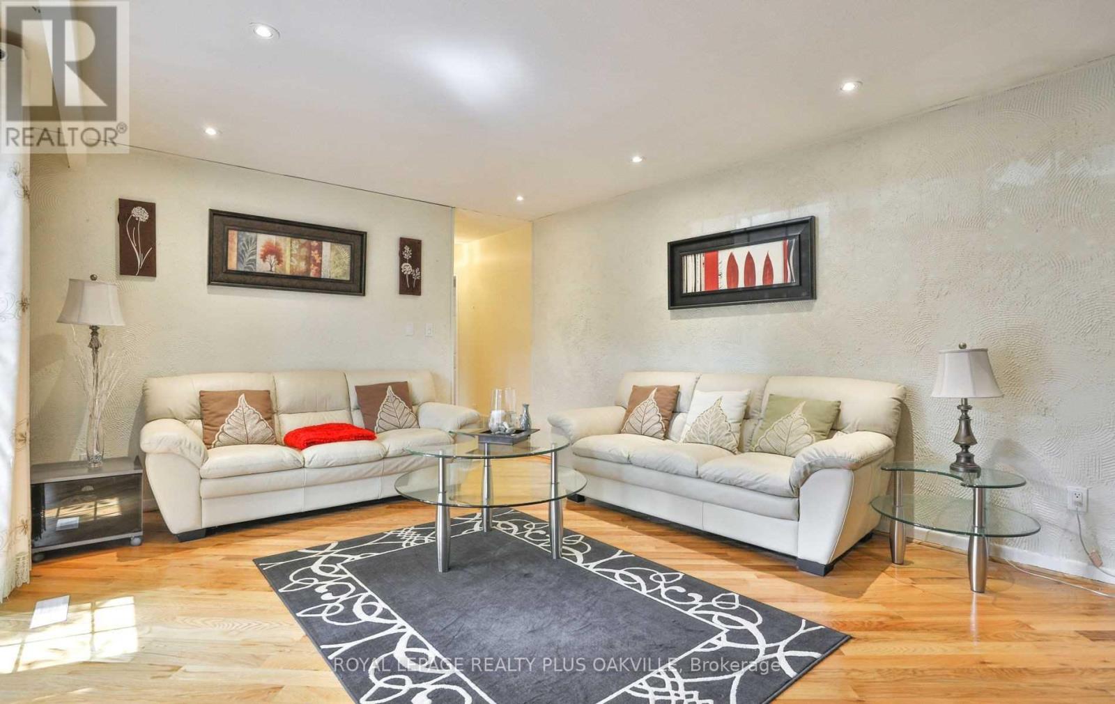 Photo 20 of 2100 Waycross Crescent, Mississauga ON