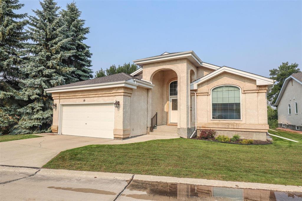 Photo 2 of 10 134 Southbridge Drive, Winnipeg MB