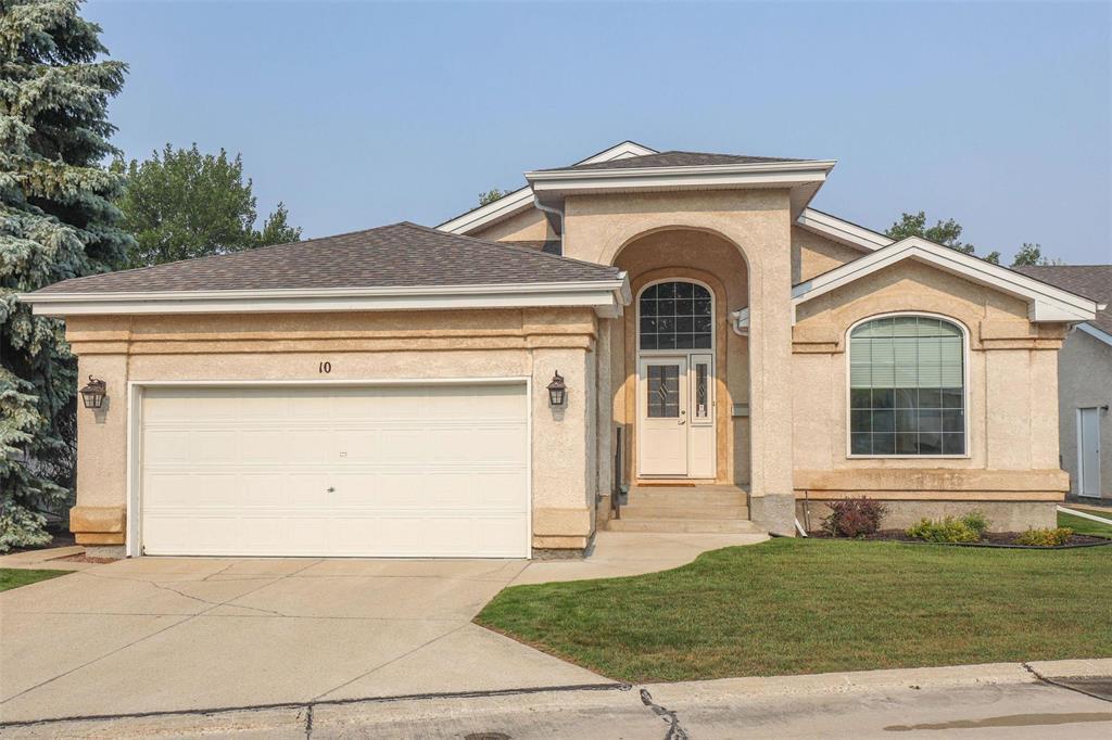 Photo 1 of 10 134 Southbridge Drive, Winnipeg MB