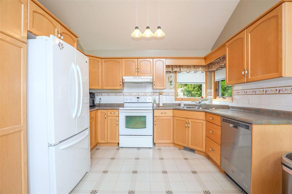 Photo 15 of 10 134 Southbridge Drive, Winnipeg MB