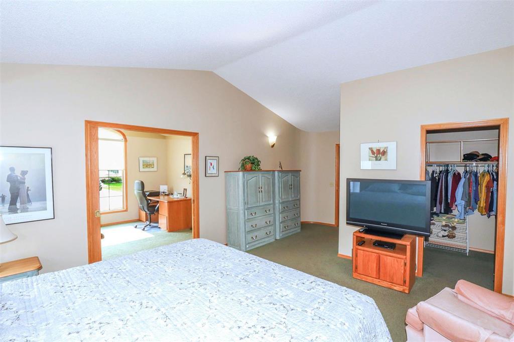 Photo 21 of 10 134 Southbridge Drive, Winnipeg MB
