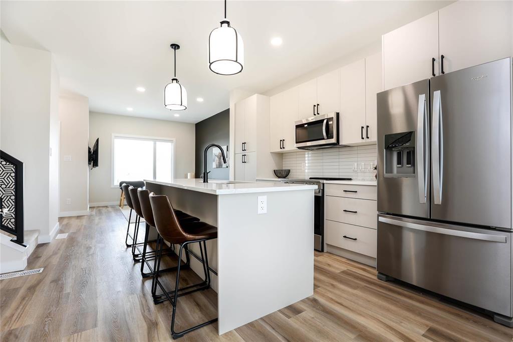 Photo 20 of 19 Skylark Lane, Winnipeg MB