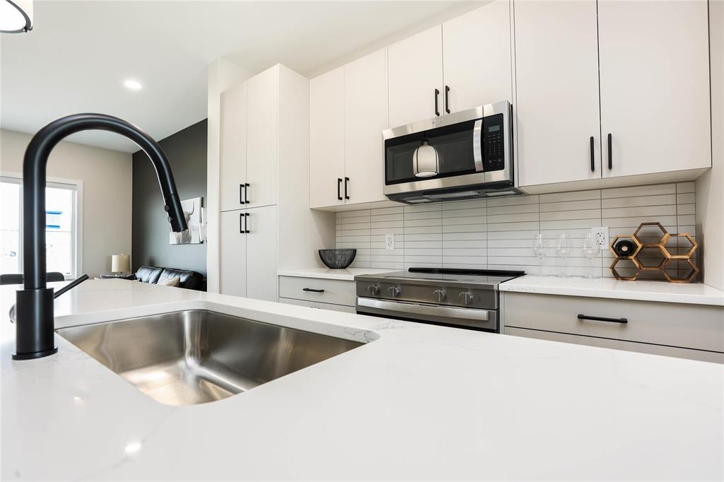 Photo 33 of 19 Skylark Lane, Winnipeg MB