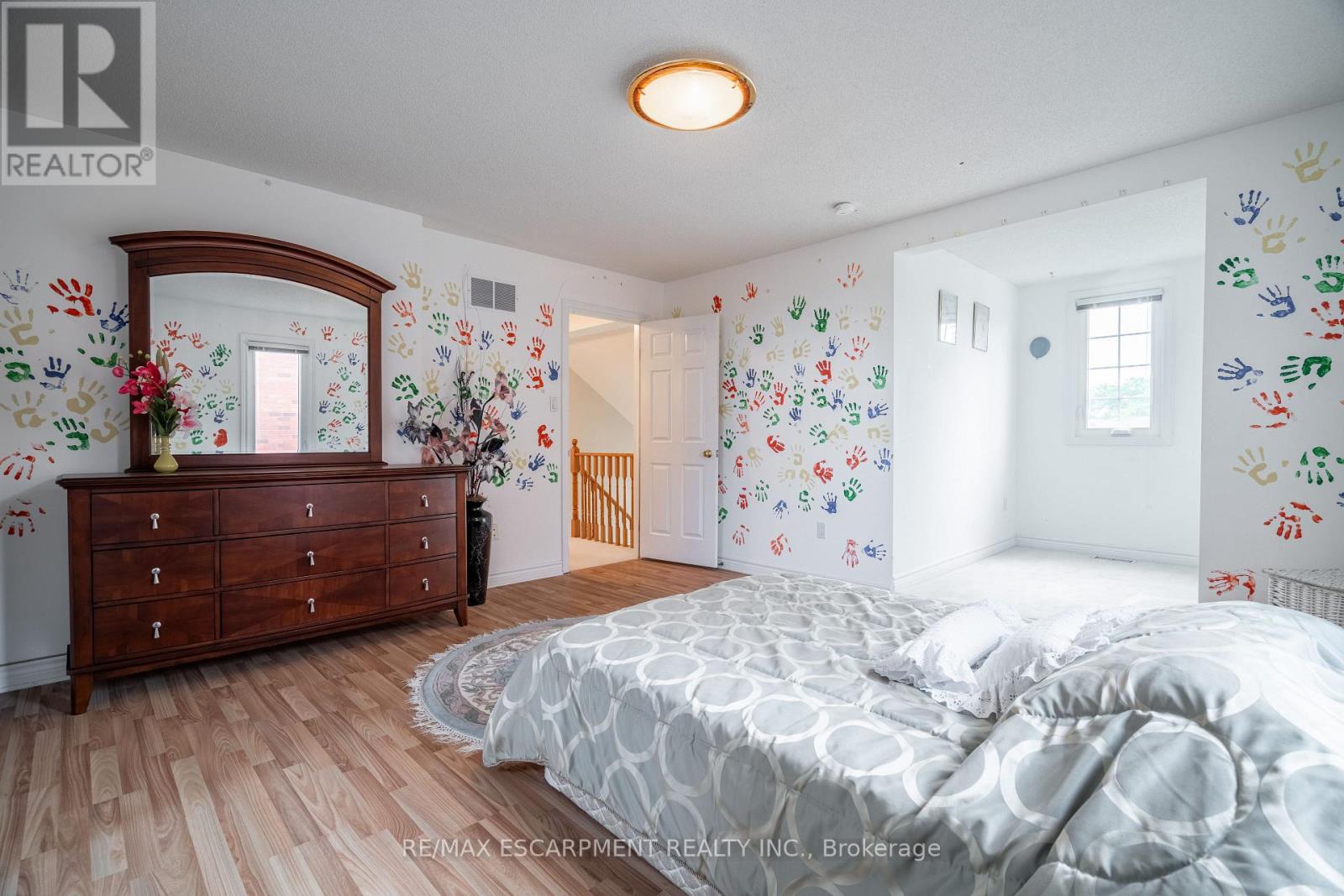 Photo 29 of 89 Meadowlands Boulevard, Hamilton ON
