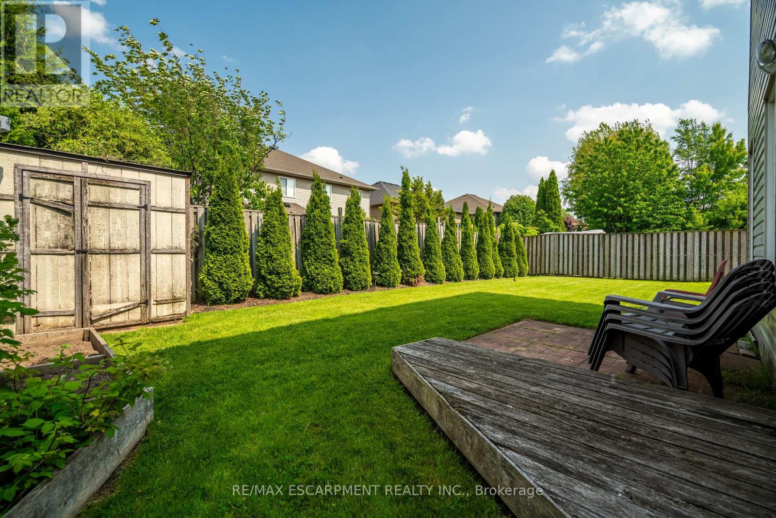 Photo 18 of 89 Meadowlands Boulevard, Hamilton ON