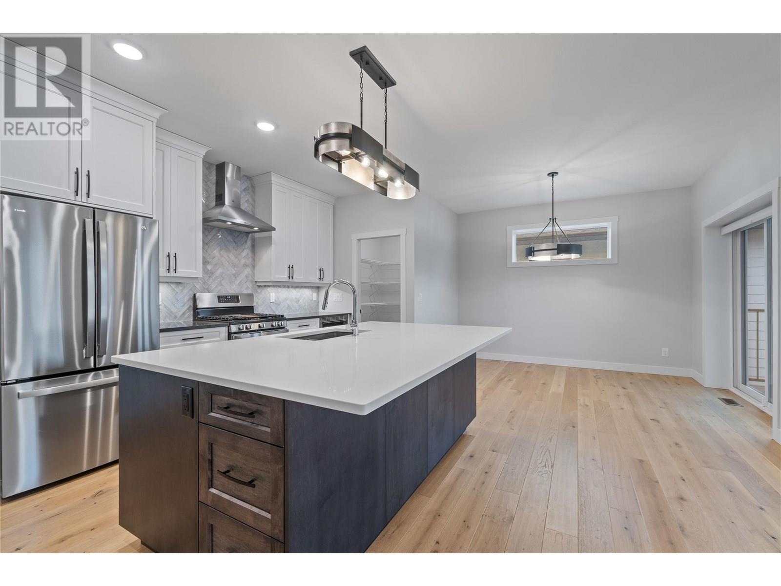 Photo 3 of 1840 10 Street Sw Unit 7, Salmon Arm BC