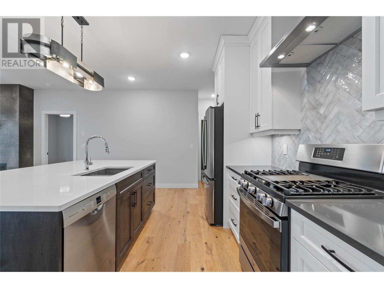 Photo 4 of 1840 10 Street Sw Unit 7, Salmon Arm BC