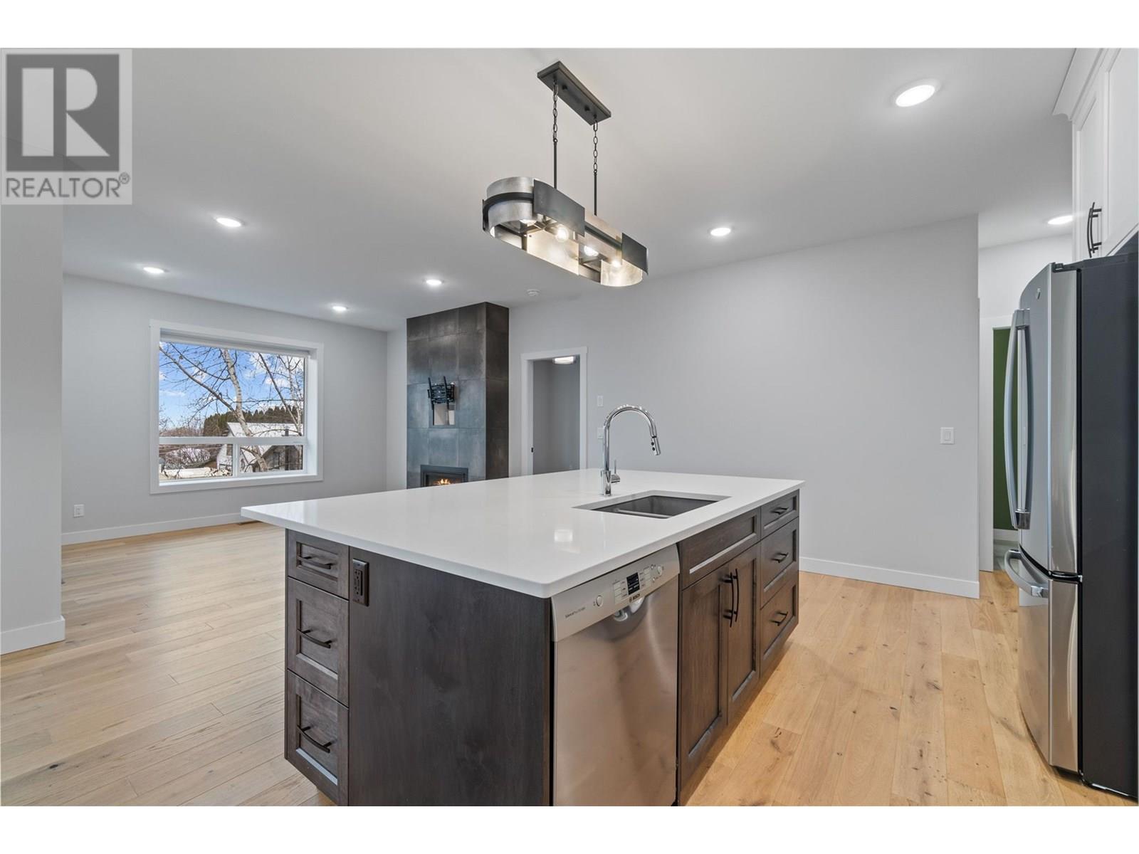 Photo 5 of 1840 10 Street Sw Unit 7, Salmon Arm BC