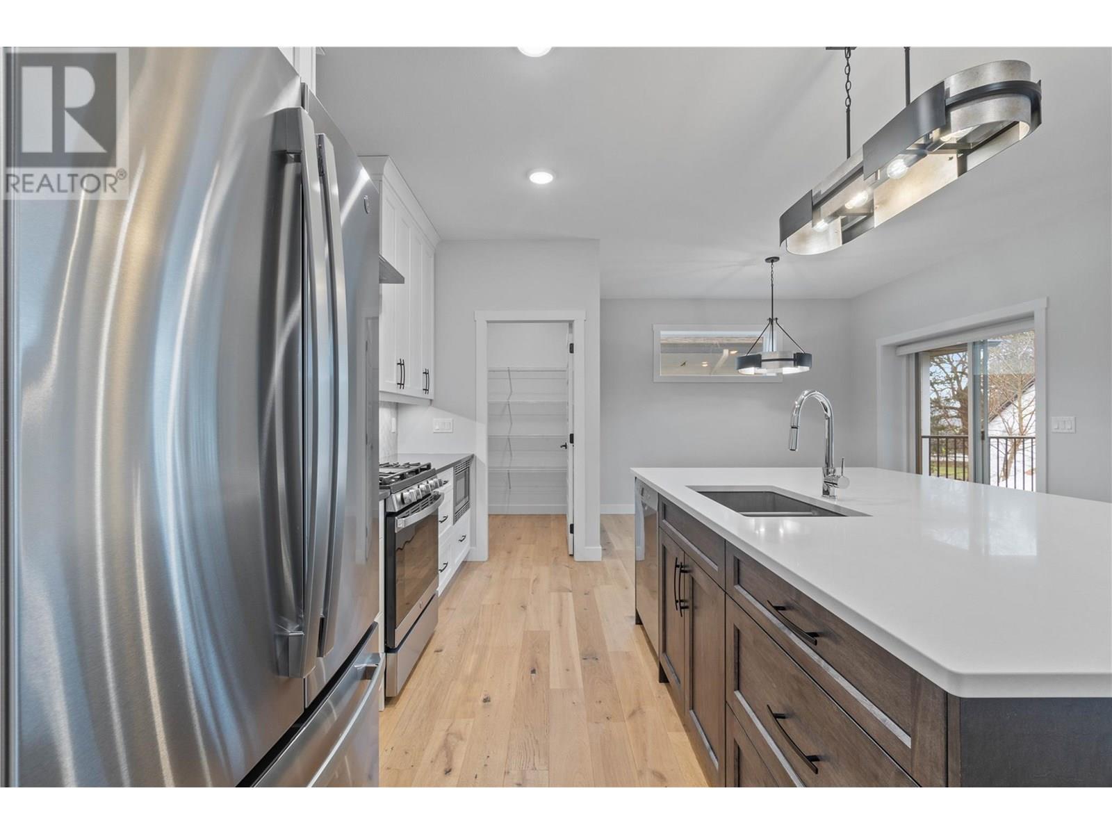 Photo 8 of 1840 10 Street Sw Unit 7, Salmon Arm BC