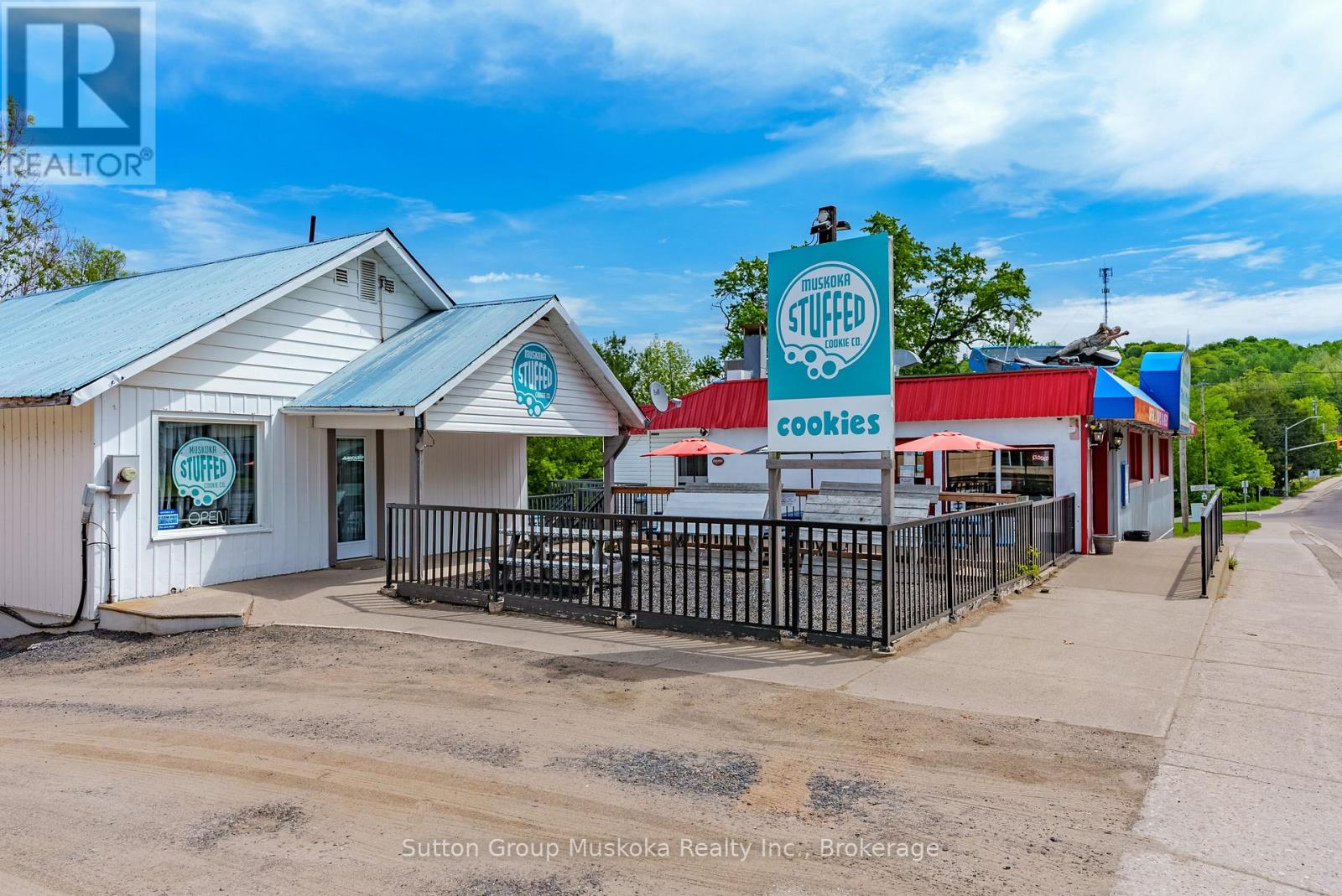 Photo 25 of 126 Main Street W, Huntsville ON