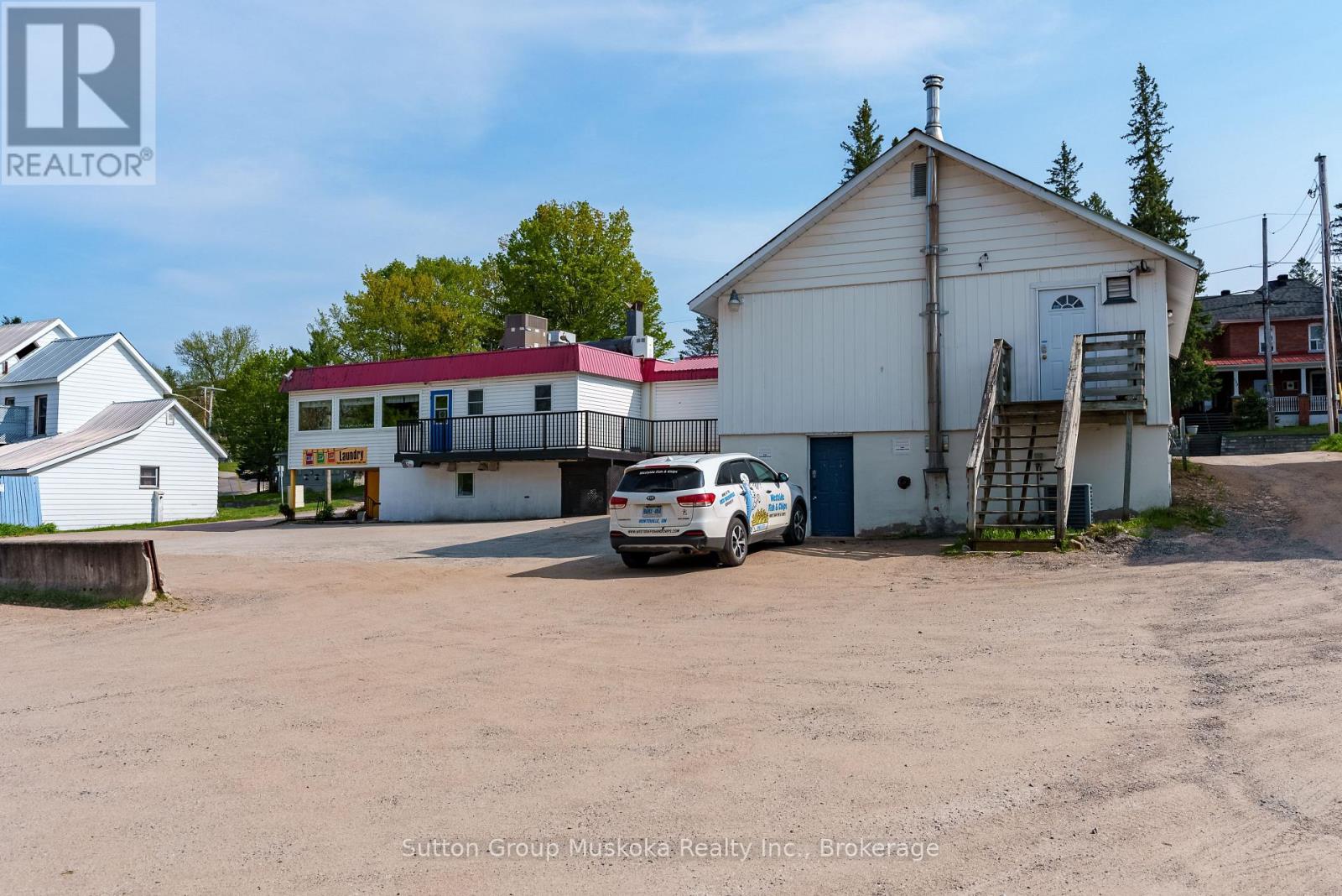 Photo 28 of 126 Main Street W, Huntsville ON
