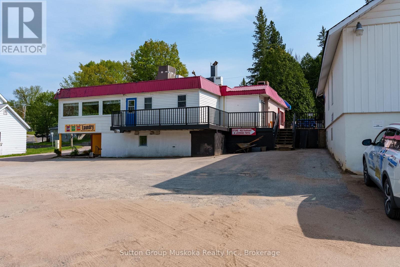 Photo 29 of 126 Main Street W, Huntsville ON