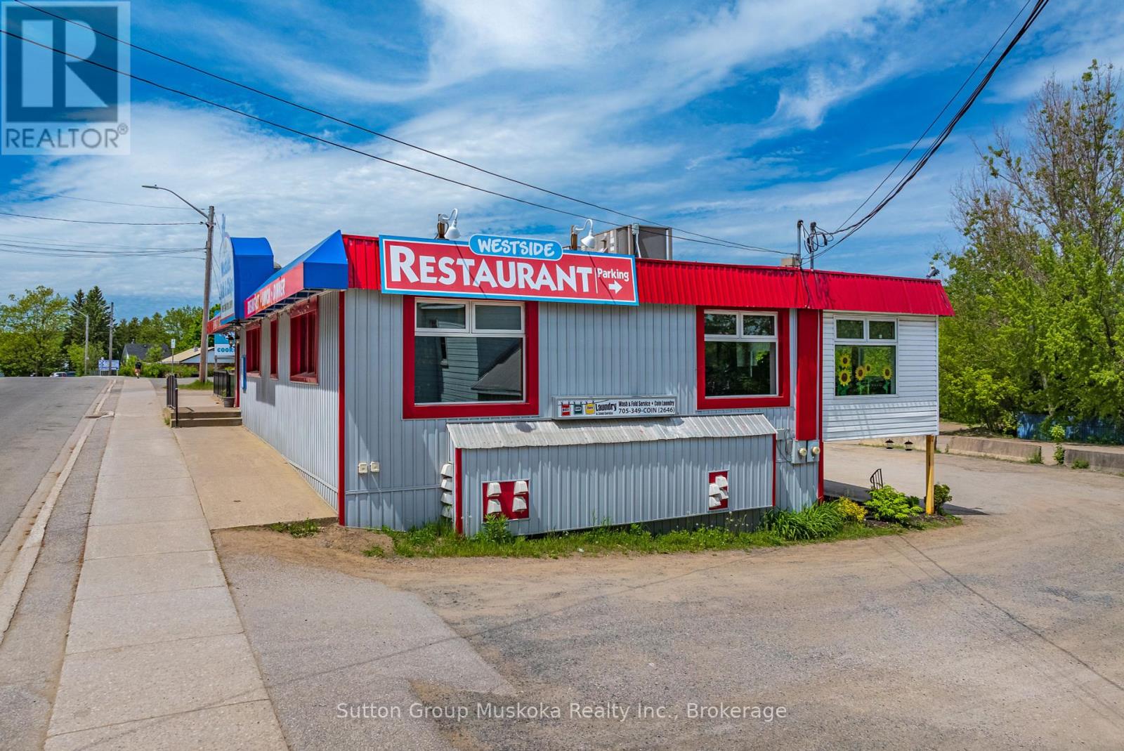 Photo 3 of 126 Main Street W, Huntsville ON