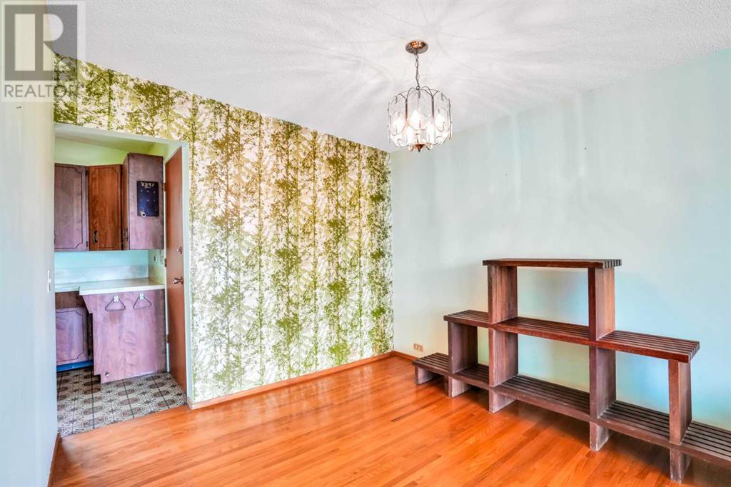 Single Family House Bungalow for Sale in  Mayland Drive NE Mayland Heights Calgary 