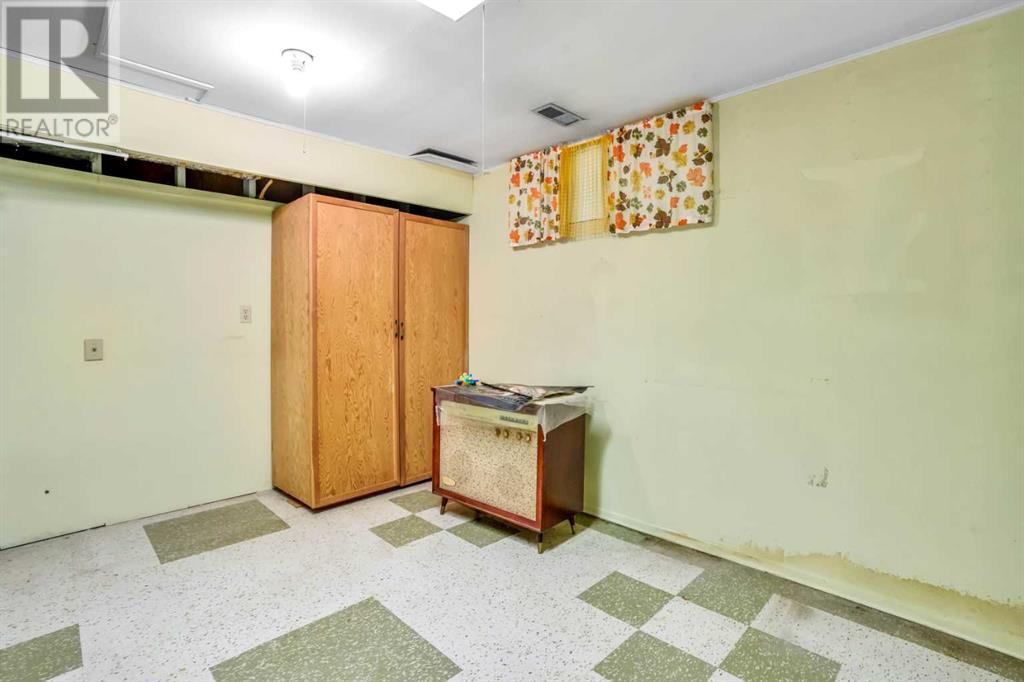 Single Family House Bungalow for Sale in  Mayland Drive NE Mayland Heights Calgary 