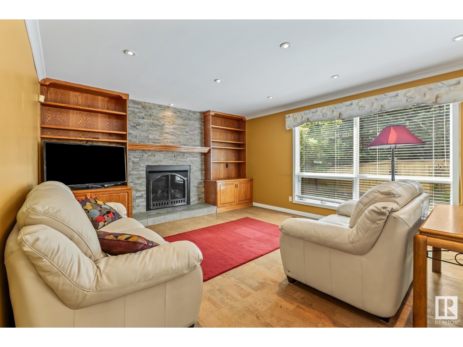 Photo 6 of 322 Burton Rd Nw, Edmonton AB