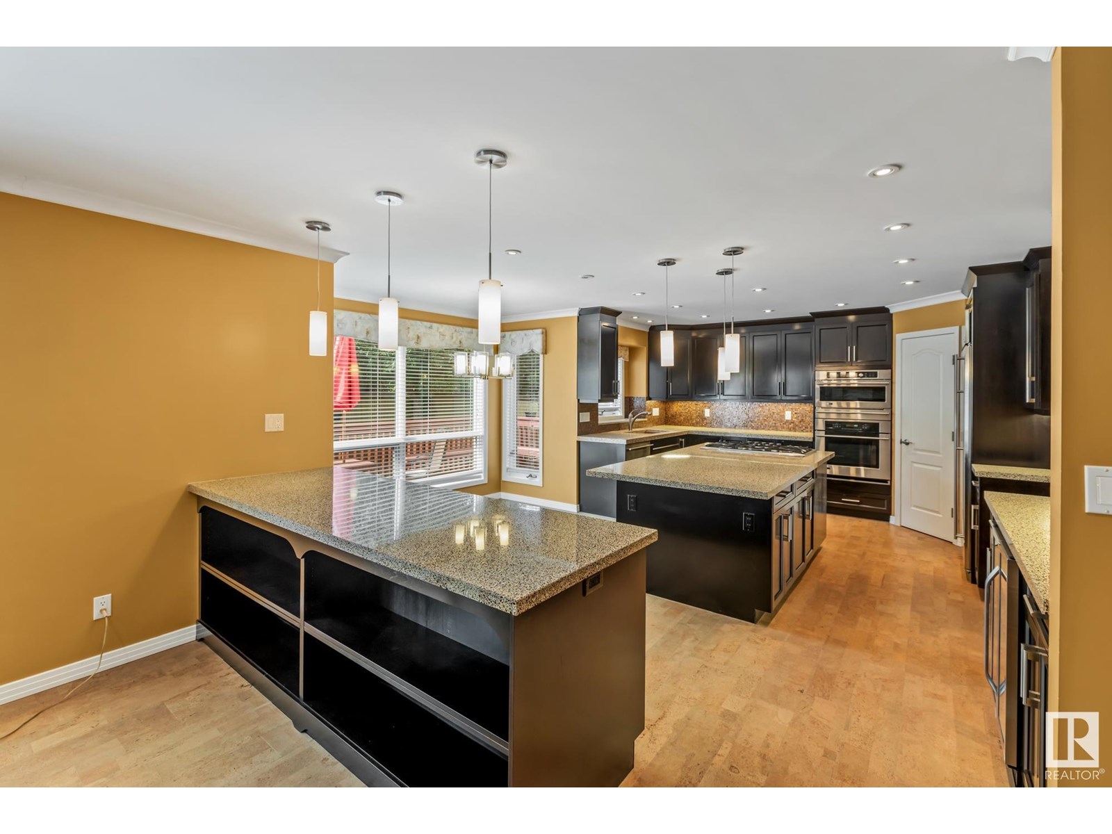 Photo 8 of 322 Burton Rd Nw, Edmonton AB