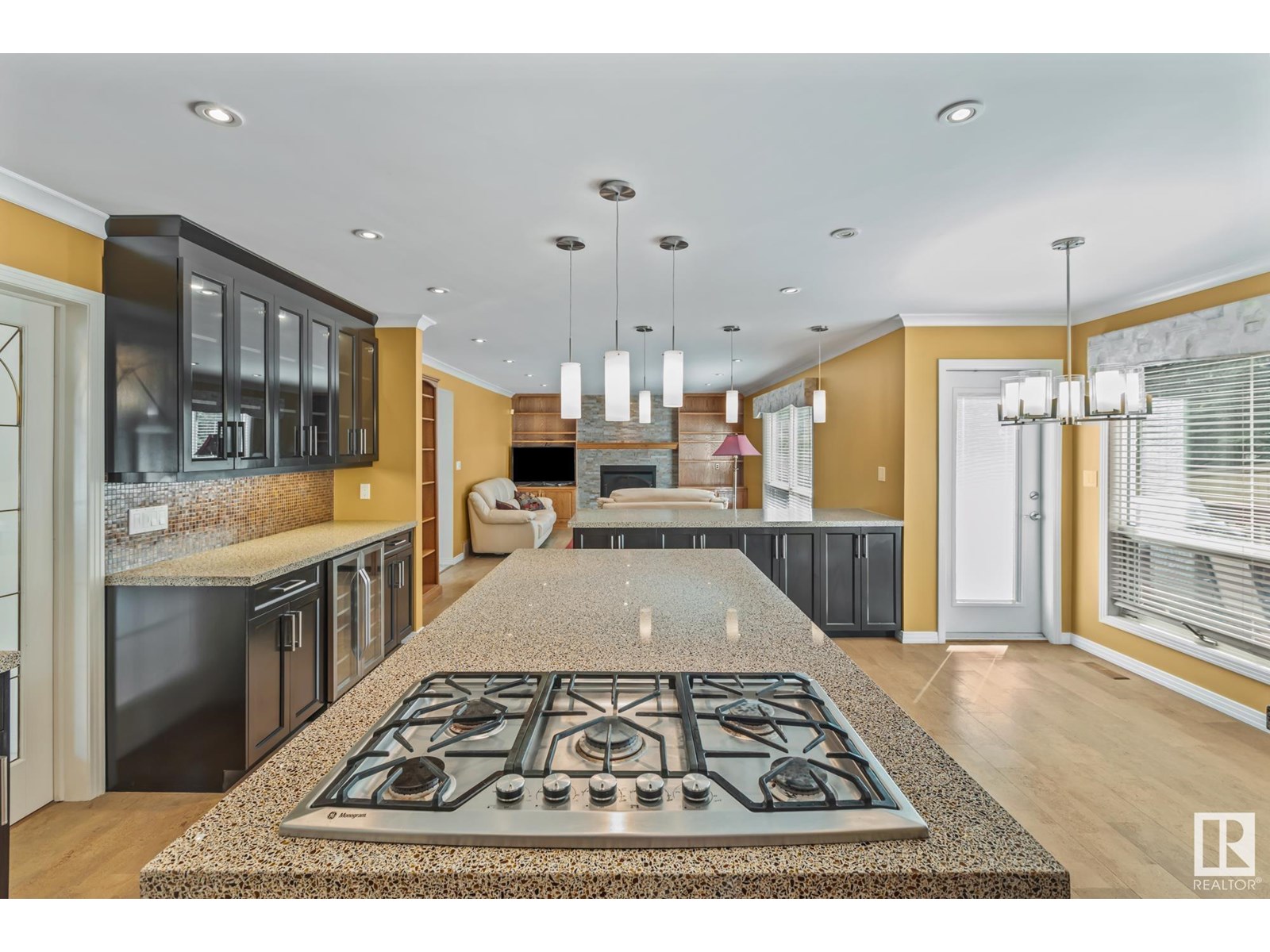 Photo 16 of 322 Burton Rd Nw, Edmonton AB