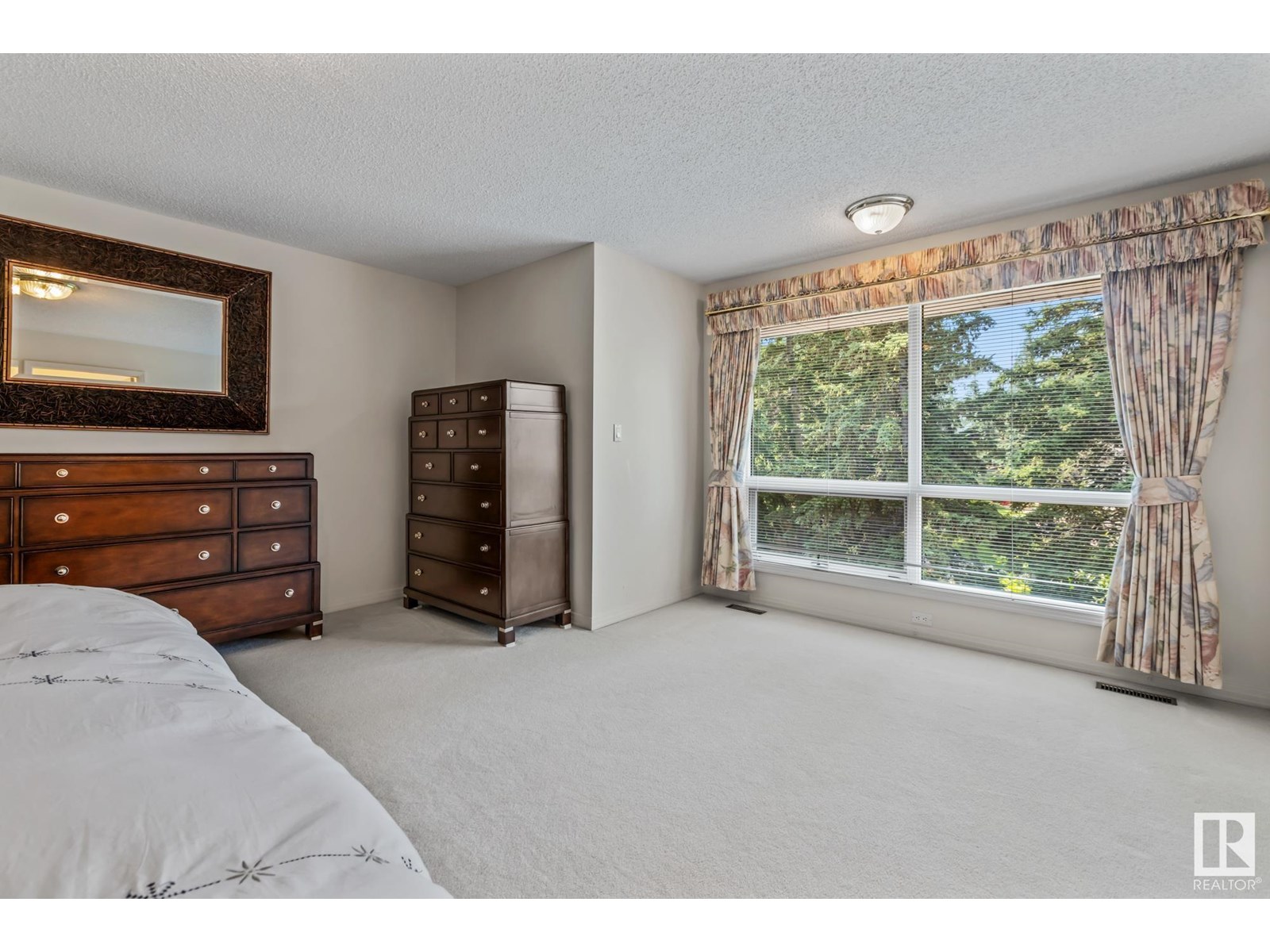 Photo 32 of 322 Burton Rd Nw, Edmonton AB