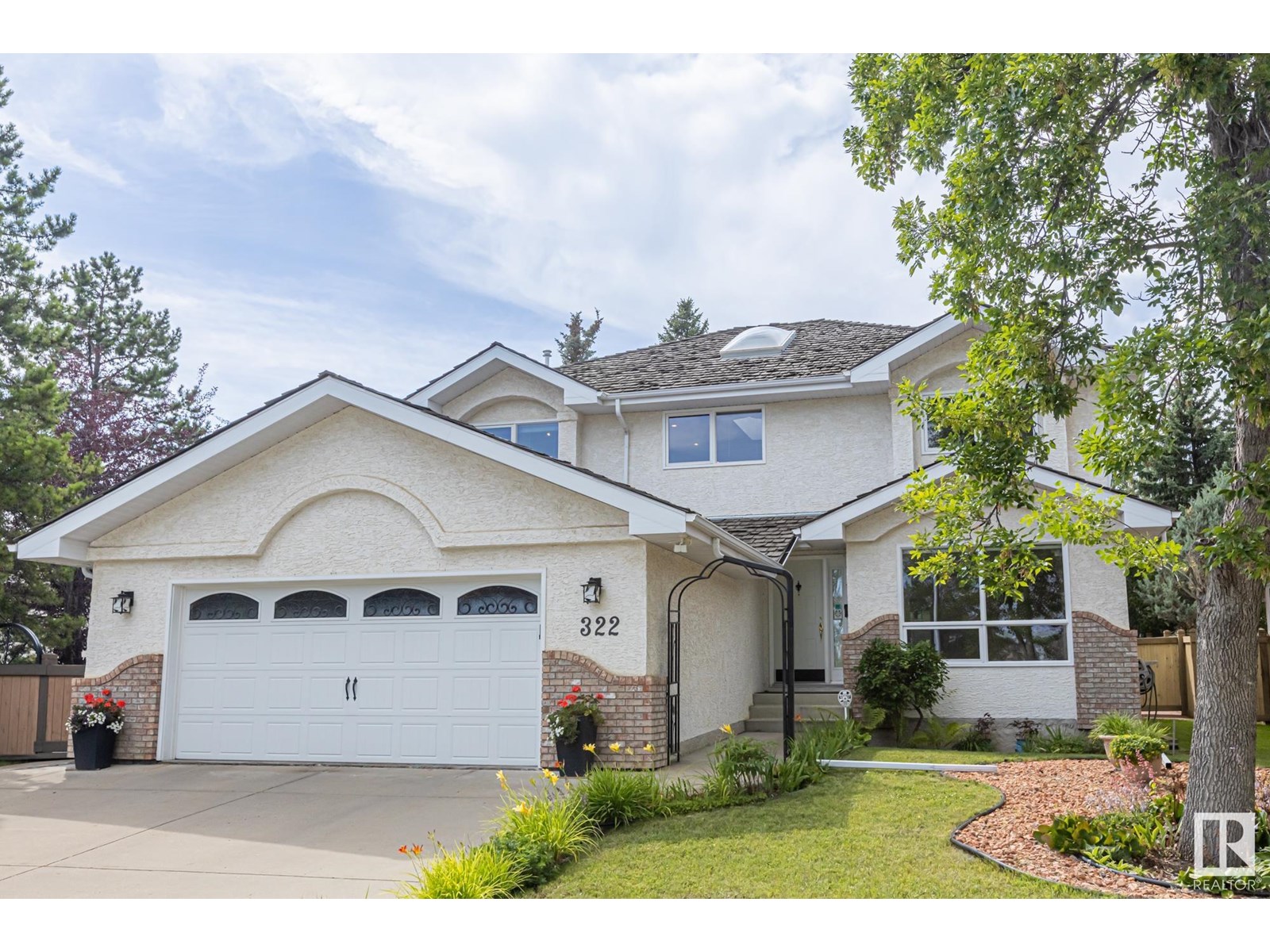 Photo 1 of 322 Burton Rd Nw, Edmonton AB
