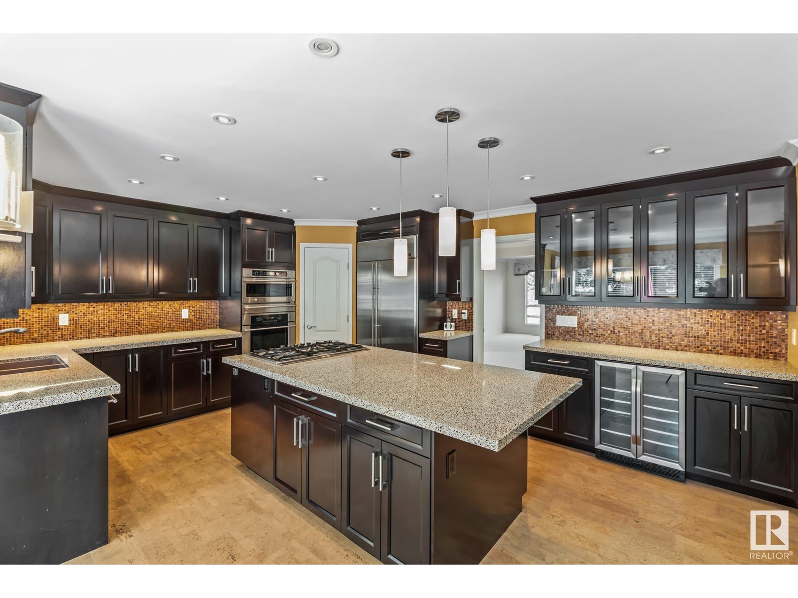 Photo 10 of 322 Burton Rd Nw, Edmonton AB
