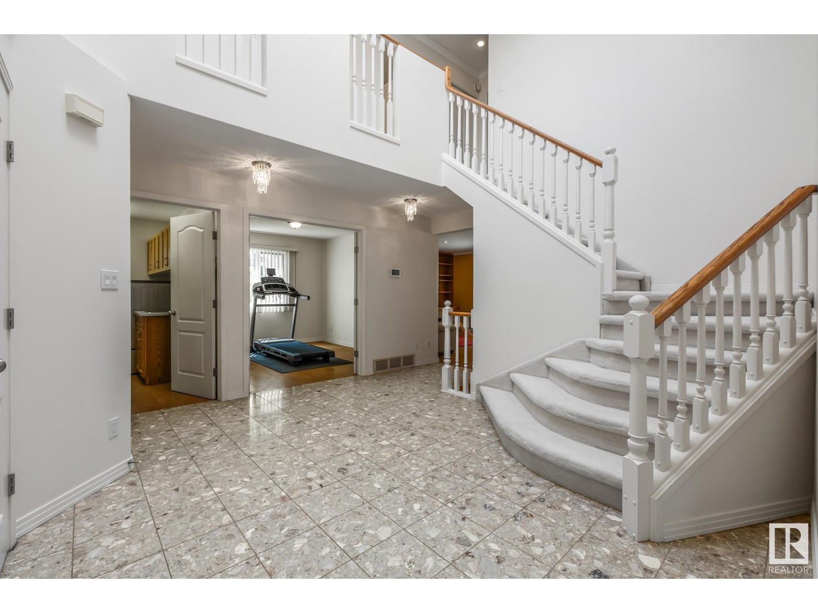 Photo 3 of 322 Burton Rd Nw, Edmonton AB