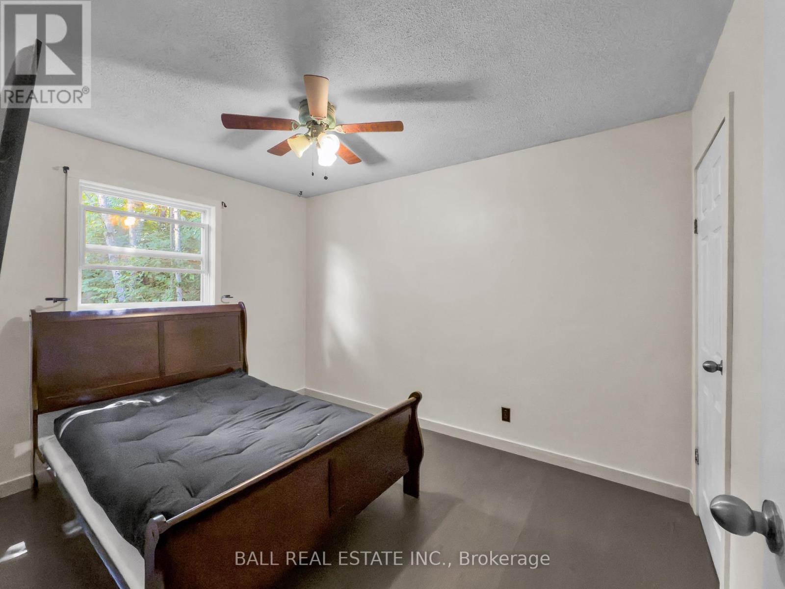 Photo 20 of 230 Yonge Street, Burks Falls ON