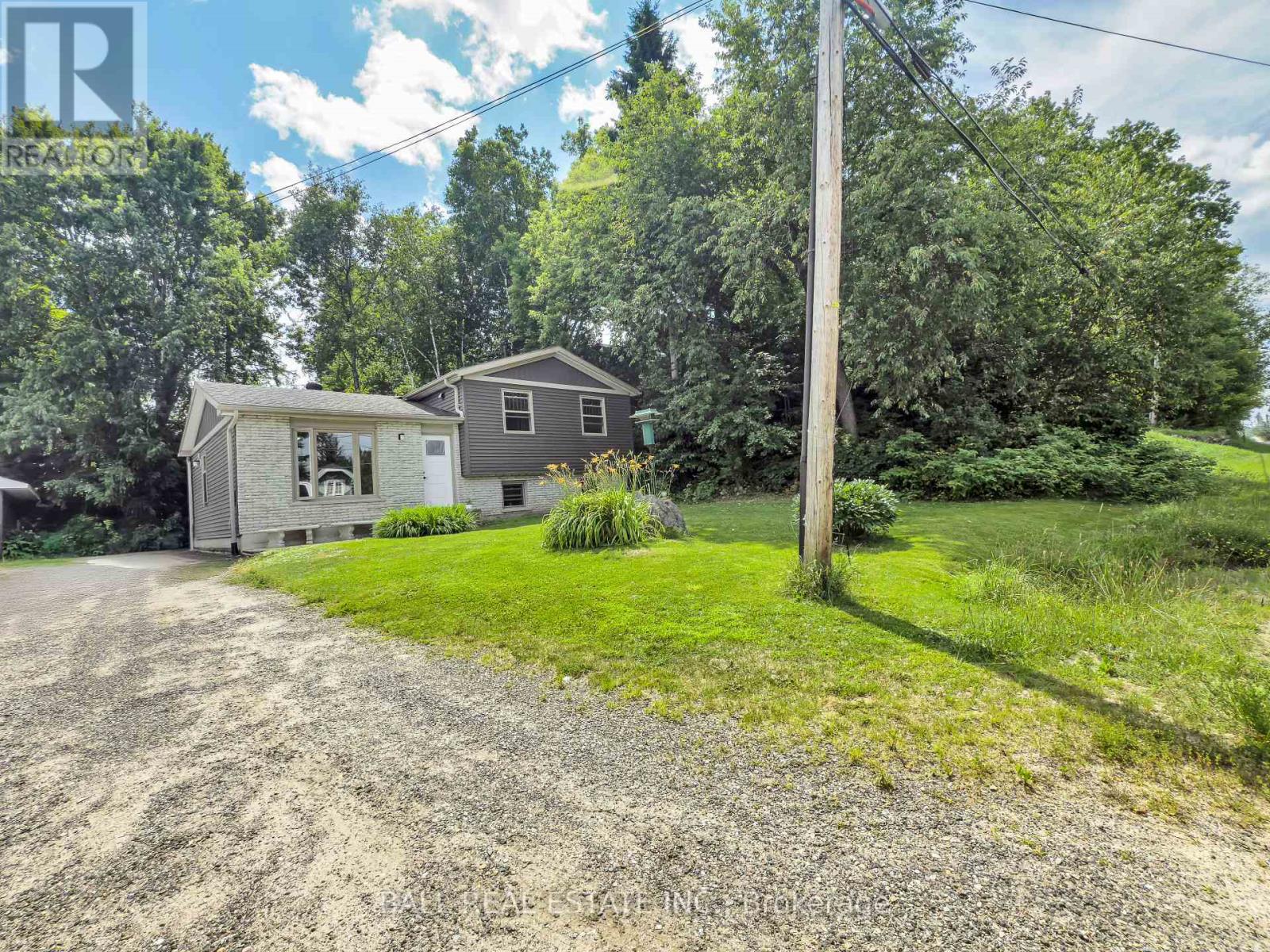 Photo 7 of 230 Yonge Street, Burks Falls ON