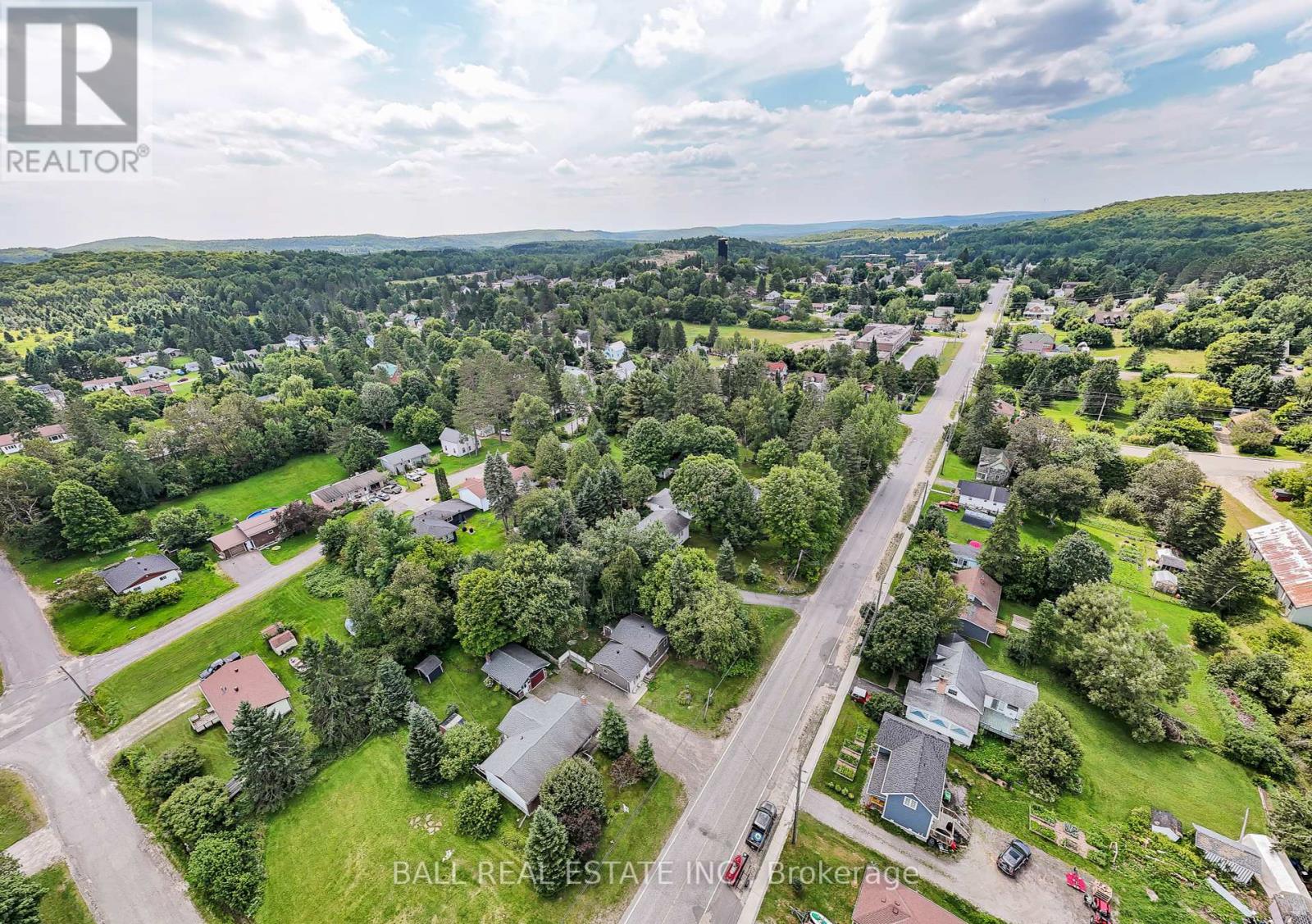 Photo 26 of 230 Yonge Street, Burks Falls ON